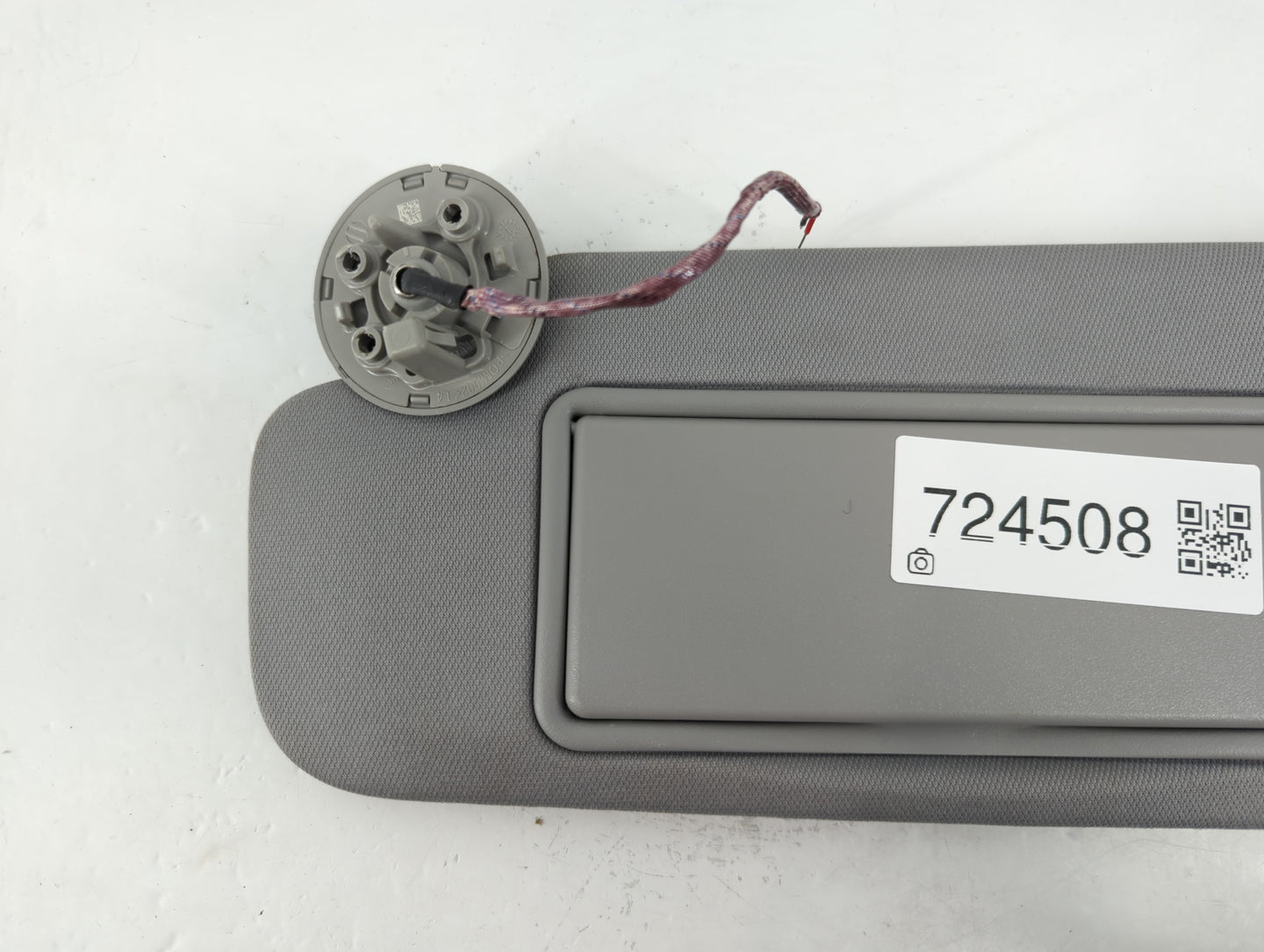 2016-2021 Chevrolet Malibu Sun Visor Shade Replacement Driver Left Mirror Fits Fits 2016 2017 2018 2019 2020 2021 OEM Used Auto Parts - Oemusedautoparts1.com