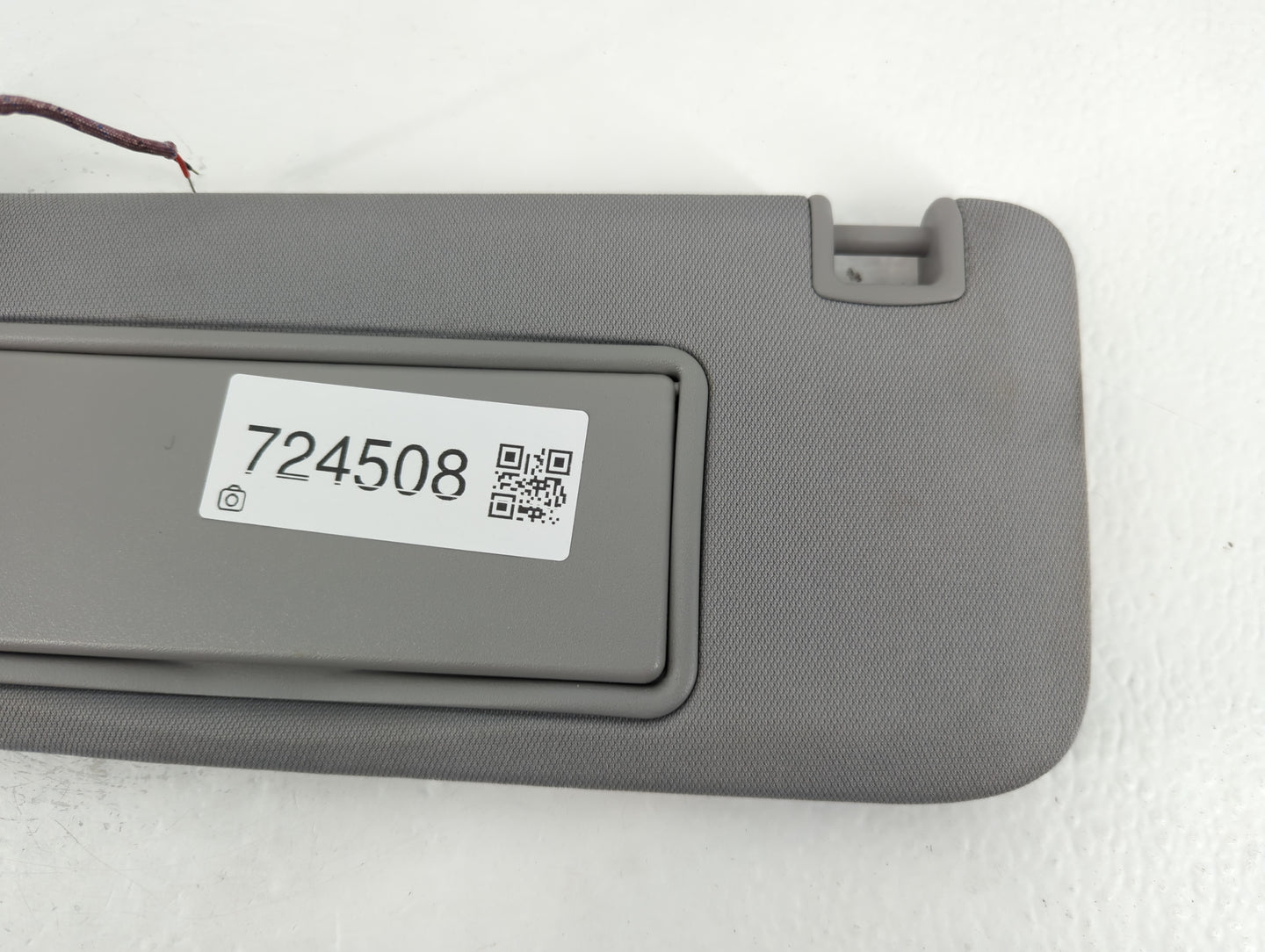 2016-2021 Chevrolet Malibu Sun Visor Shade Replacement Driver Left Mirror Fits Fits 2016 2017 2018 2019 2020 2021 OEM Used Auto Parts - Oemusedautoparts1.com