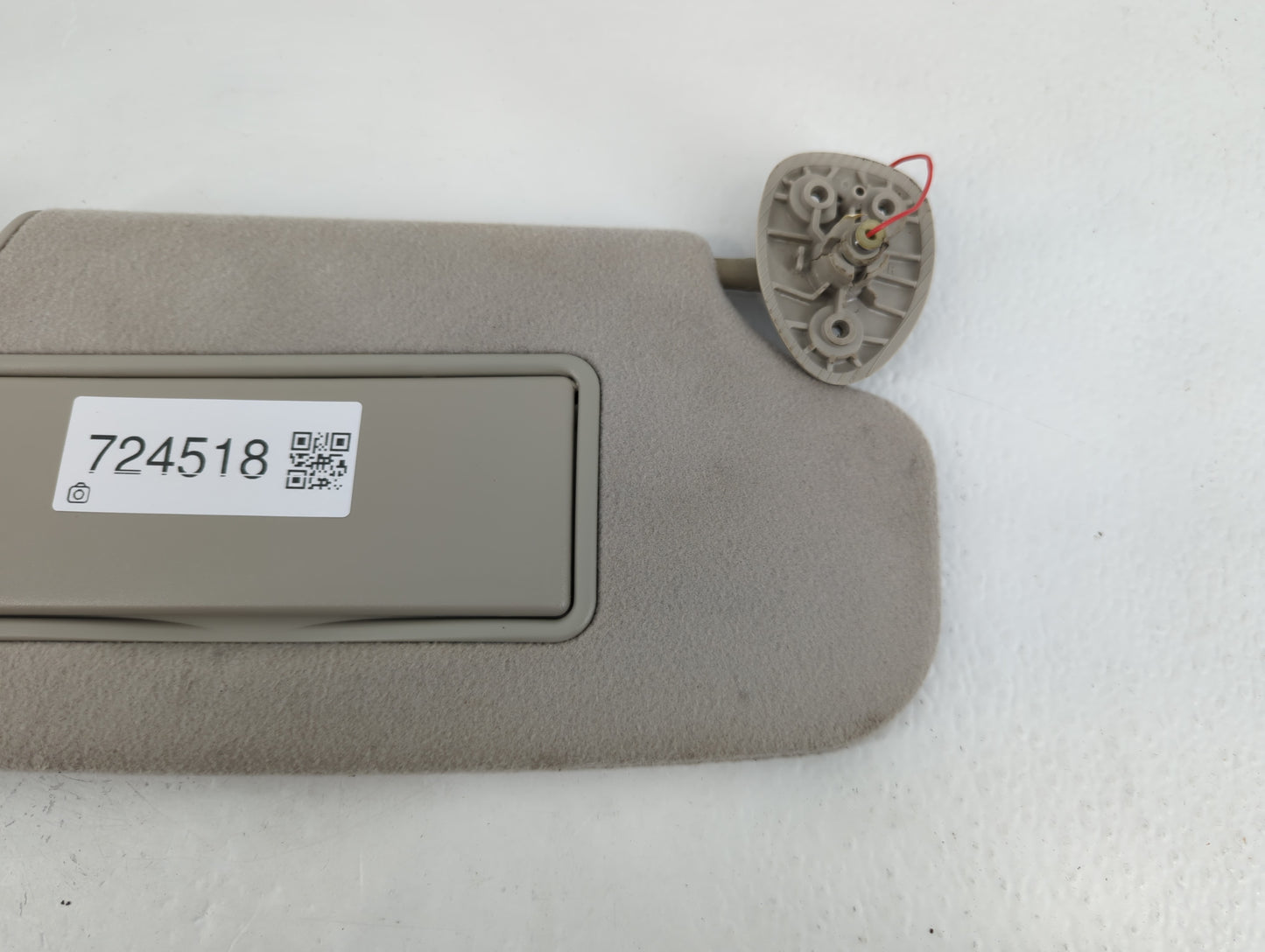 2009 Saab 9-7x Sun Visor Shade Replacement Passenger Right Mirror Fits OEM Used Auto Parts - Oemusedautoparts1.com