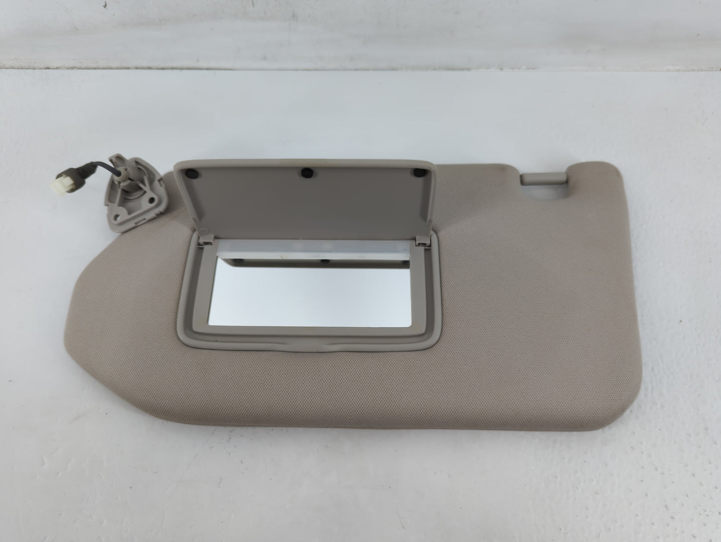2019-2020 Nissan Pathfinder Sun Visor Shade Replacement Driver Left Mirror Fits Fits 2019 2020 OEM Used Auto Parts - Oemusedautoparts1.com
