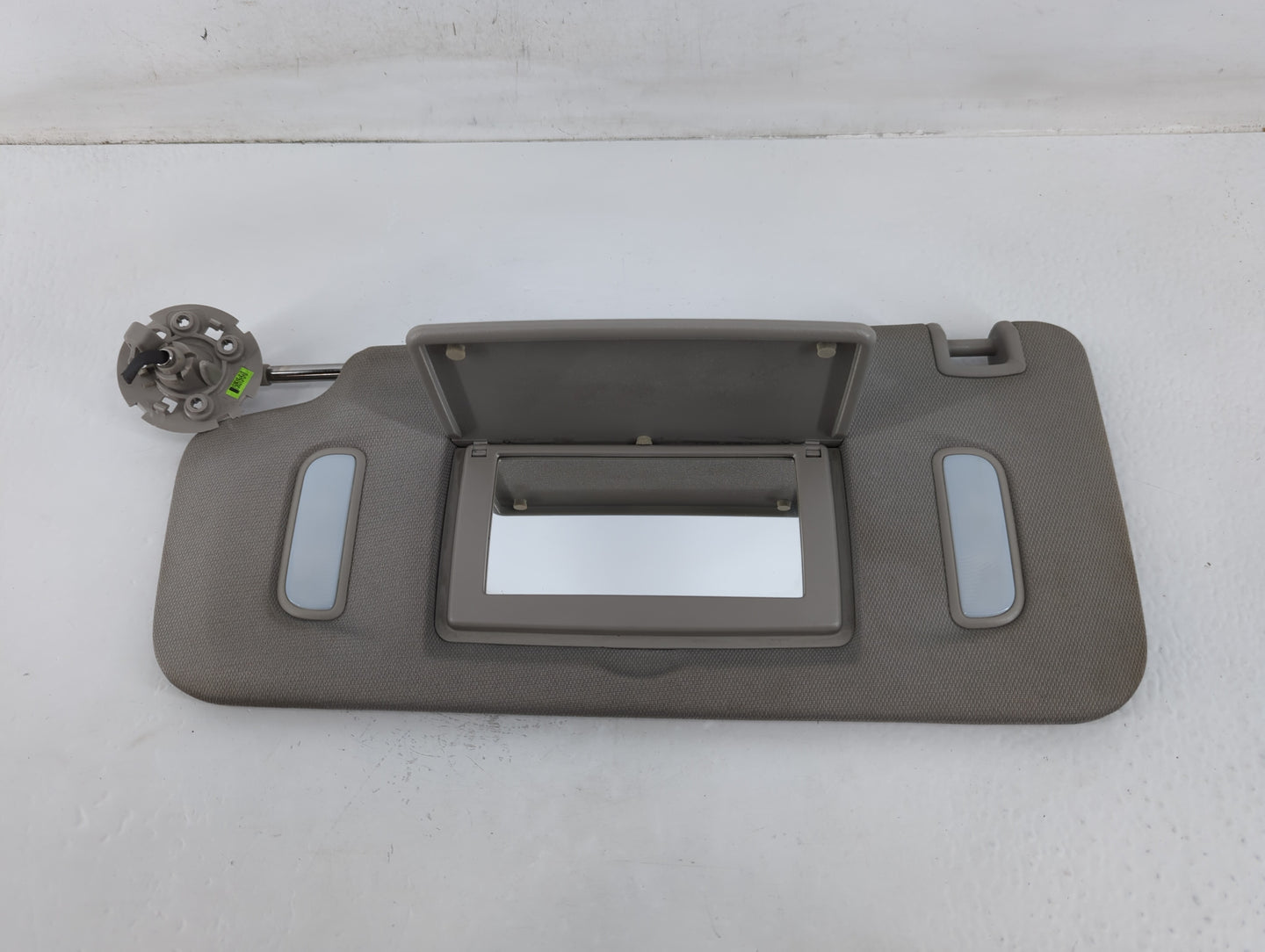 2010-2017 Chevrolet Equinox Sun Visor Shade Replacement Passenger Right Mirror Fits Fits 2010 2011 2012 2013 2014 2015 2016 2017 OEM Used Auto Parts - Oemusedautoparts1.com