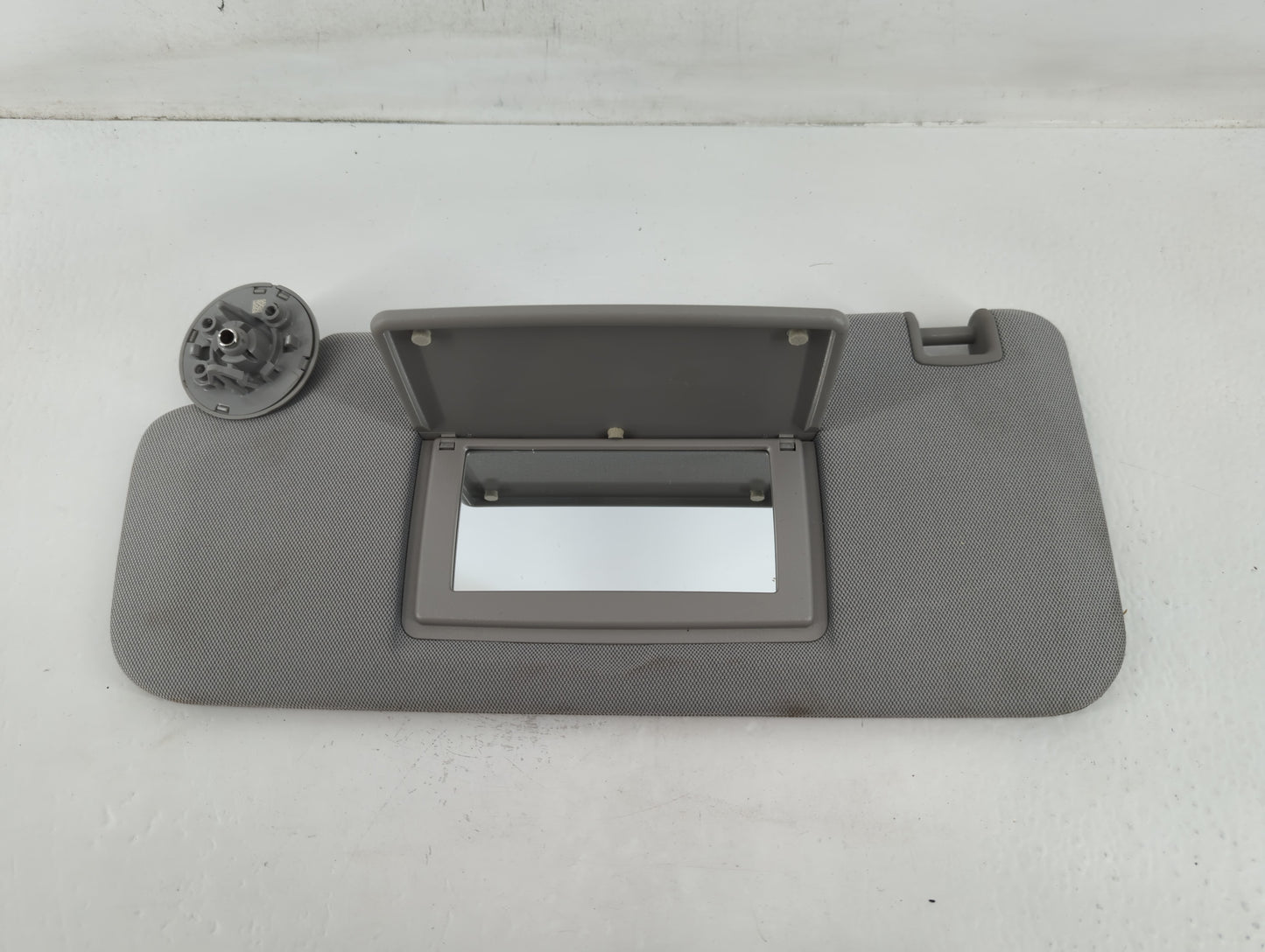 2017-2021 Chevrolet Trax Sun Visor Shade Replacement Driver Left Mirror Fits Fits 2017 2018 2019 2020 2021 OEM Used Auto Parts - Oemusedautoparts1.com