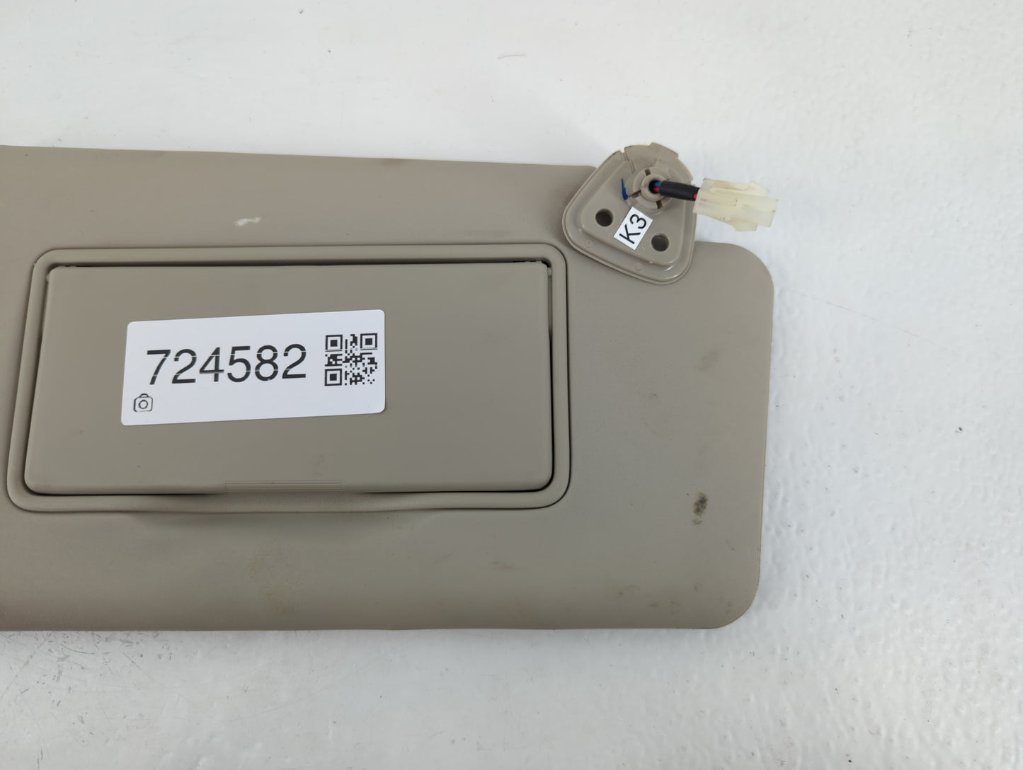 2008-2015 Nissan Rogue Sun Visor Shade Replacement Passenger Right Mirror Fits Fits 2008 2009 2010 2011 2012 2013 2014 2015 OEM Used Auto Parts - Oemusedautoparts1.com