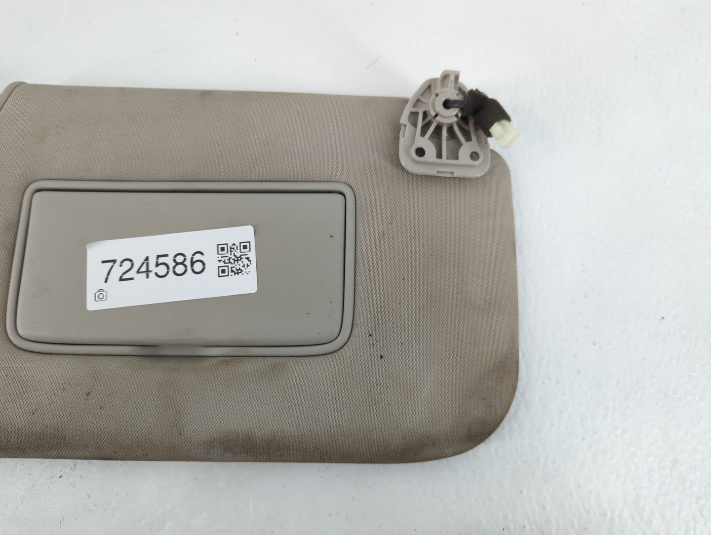 2014-2017 Nissan Rogue Sun Visor Shade Replacement Passenger Right Mirror Fits Fits 2014 2015 2016 2017 OEM Used Auto Parts - Oemusedautoparts1.com