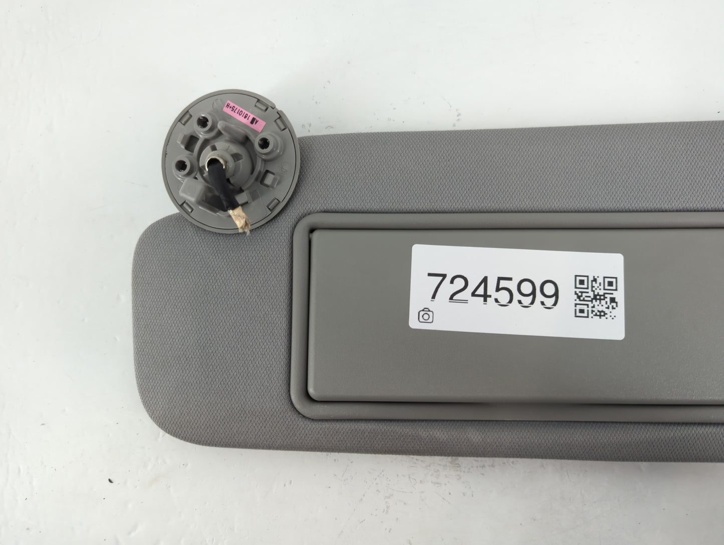 2016-2021 Chevrolet Malibu Sun Visor Shade Replacement Driver Left Mirror Fits Fits 2016 2017 2018 2019 2020 2021 OEM Used Auto Parts - Oemusedautoparts1.com