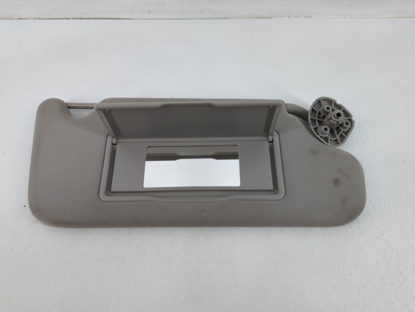 2006-2016 Chevrolet Impala Sun Visor Shade Replacement Passenger Right Mirror Fits OEM Used Auto Parts - Oemusedautoparts1.com