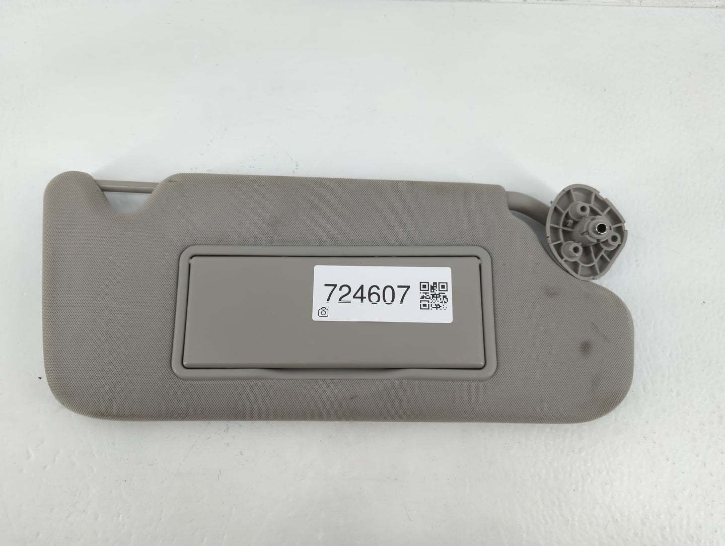 2006-2016 Chevrolet Impala Sun Visor Shade Replacement Passenger Right Mirror Fits OEM Used Auto Parts - Oemusedautoparts1.com