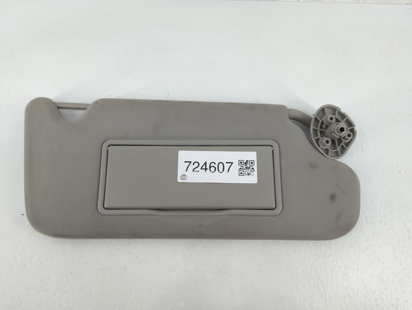 2006-2016 Chevrolet Impala Sun Visor Shade Replacement Passenger Right Mirror Fits OEM Used Auto Parts - Oemusedautoparts1.com