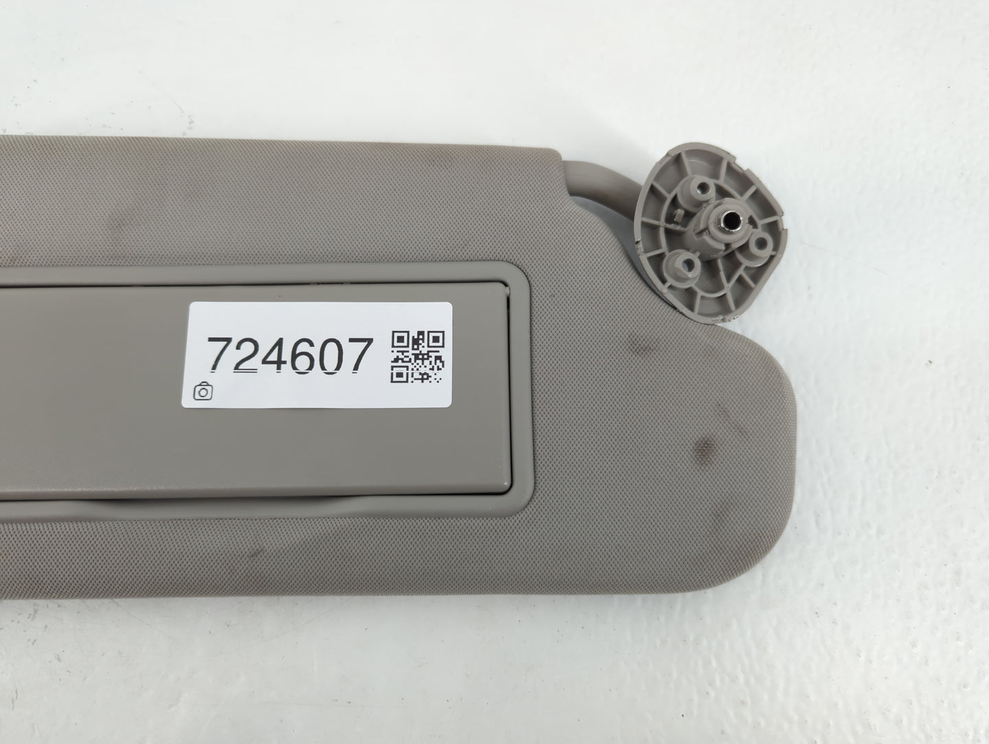 2006-2016 Chevrolet Impala Sun Visor Shade Replacement Passenger Right Mirror Fits OEM Used Auto Parts - Oemusedautoparts1.com