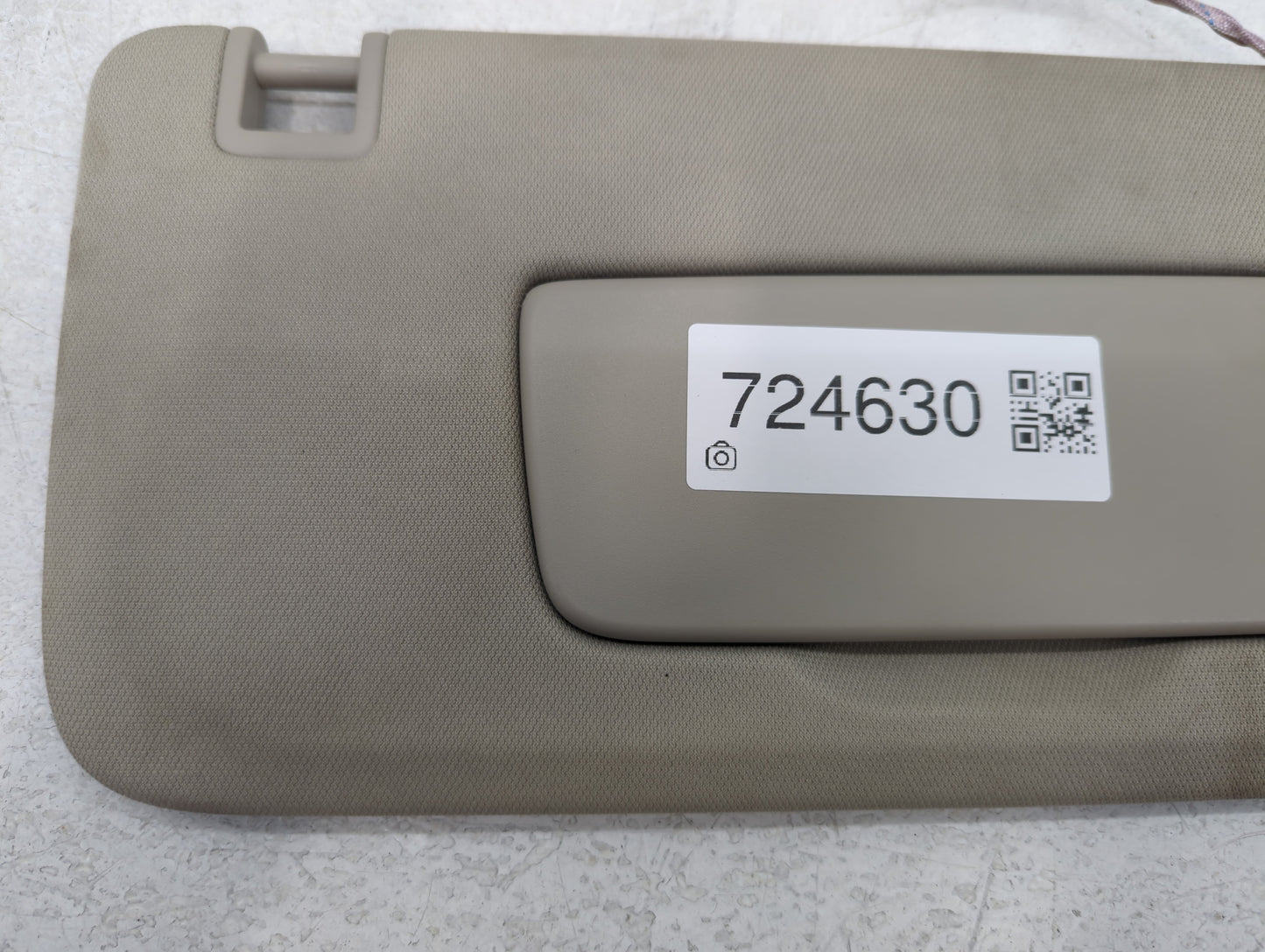 2020-2021 Buick Encore Sun Visor Shade Replacement Passenger Right Mirror Fits Fits 2020 2021 OEM Used Auto Parts - Oemusedautoparts1.com