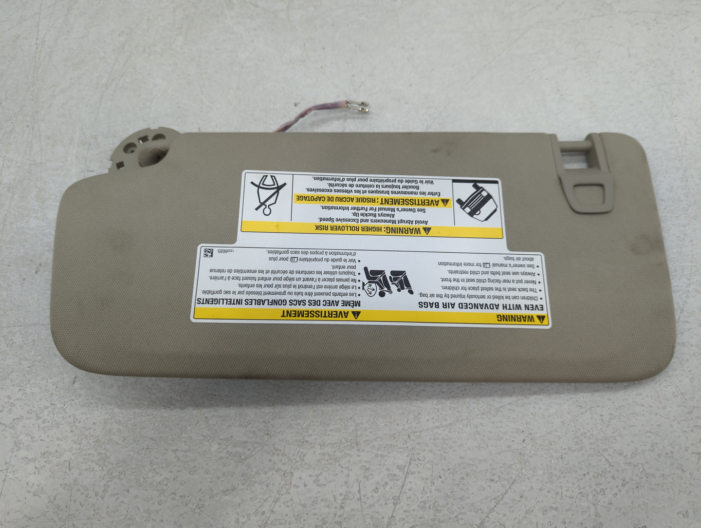 2020-2021 Buick Encore Sun Visor Shade Replacement Passenger Right Mirror Fits Fits 2020 2021 OEM Used Auto Parts - Oemusedautoparts1.com