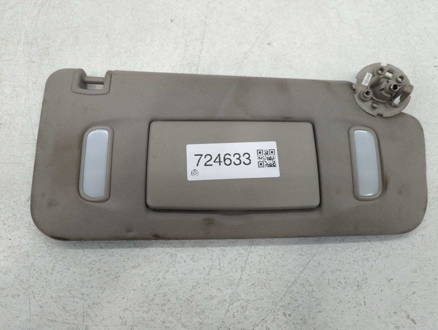 2015 Chevrolet Traverse Sun Visor Shade Replacement Passenger Right Mirror Fits OEM Used Auto Parts - Oemusedautoparts1.com