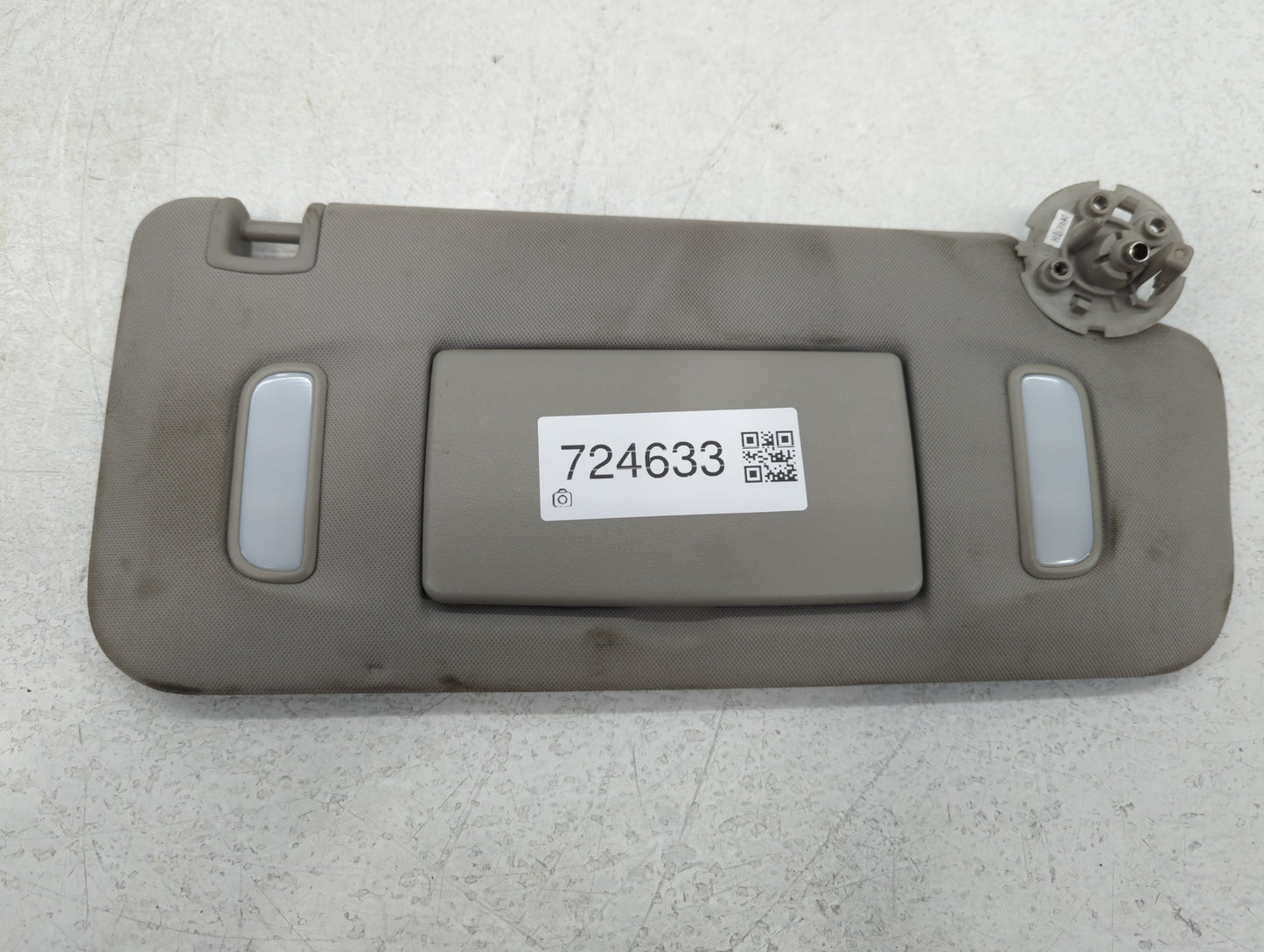 2015 Chevrolet Traverse Sun Visor Shade Replacement Passenger Right Mirror Fits OEM Used Auto Parts - Oemusedautoparts1.com