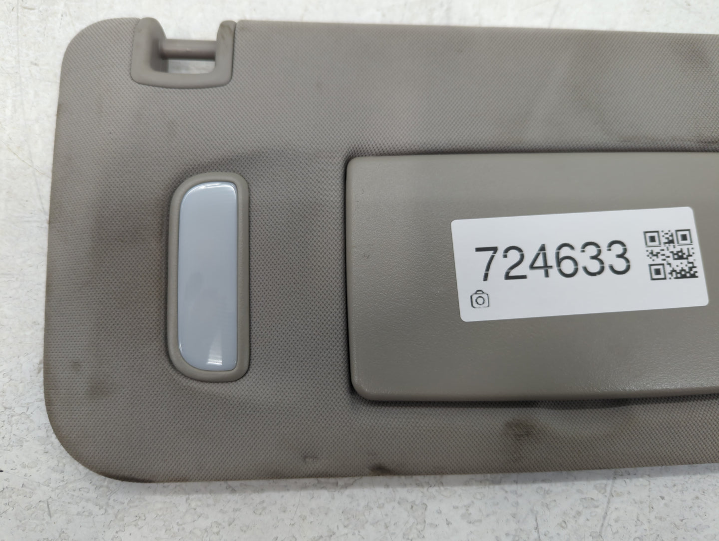 2015 Chevrolet Traverse Sun Visor Shade Replacement Passenger Right Mirror Fits OEM Used Auto Parts - Oemusedautoparts1.com