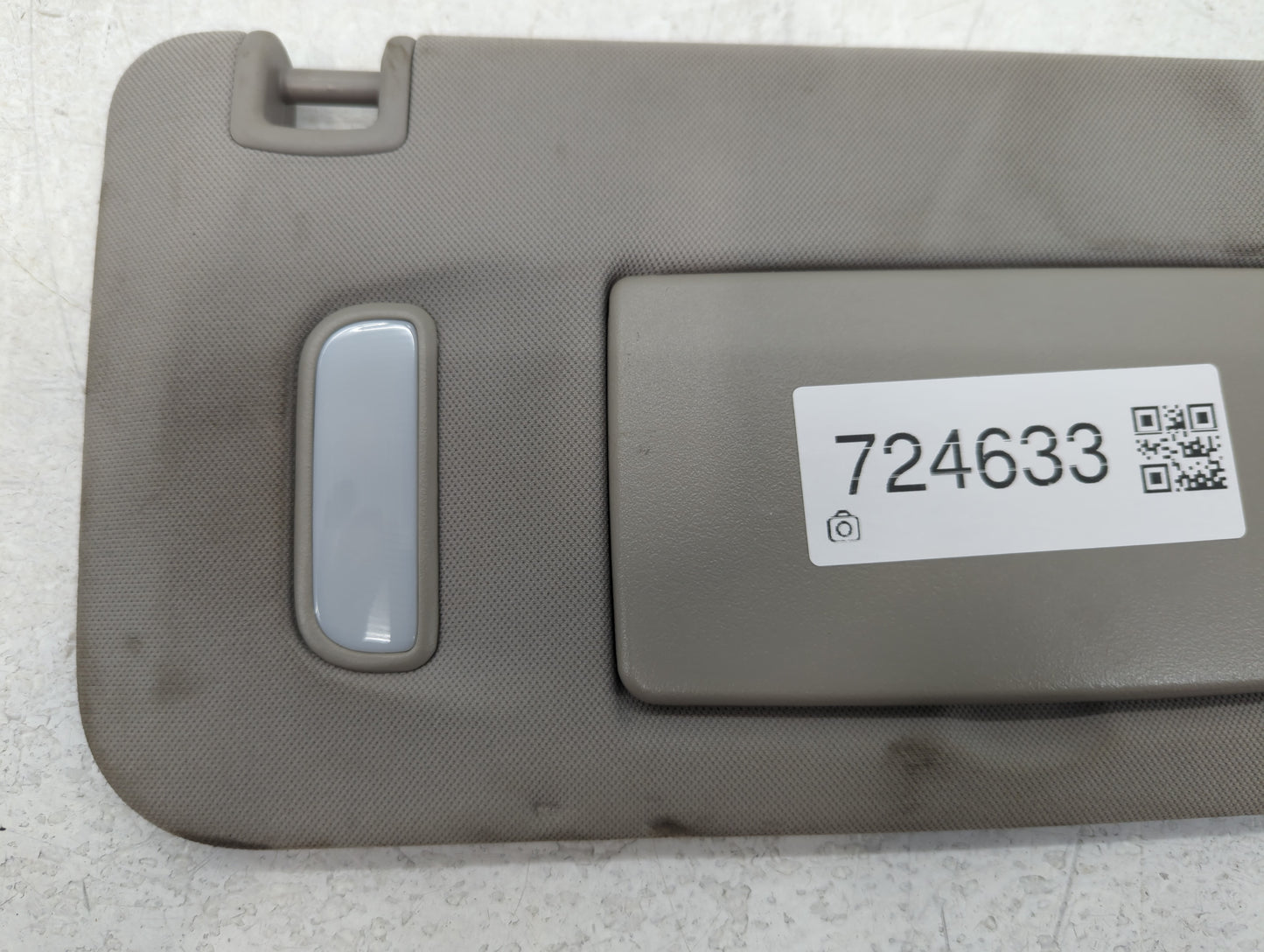 2015 Chevrolet Traverse Sun Visor Shade Replacement Passenger Right Mirror Fits OEM Used Auto Parts - Oemusedautoparts1.com