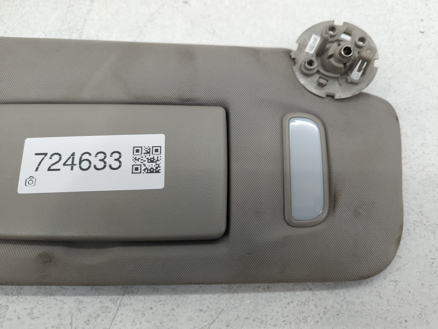 2015 Chevrolet Traverse Sun Visor Shade Replacement Passenger Right Mirror Fits OEM Used Auto Parts - Oemusedautoparts1.com