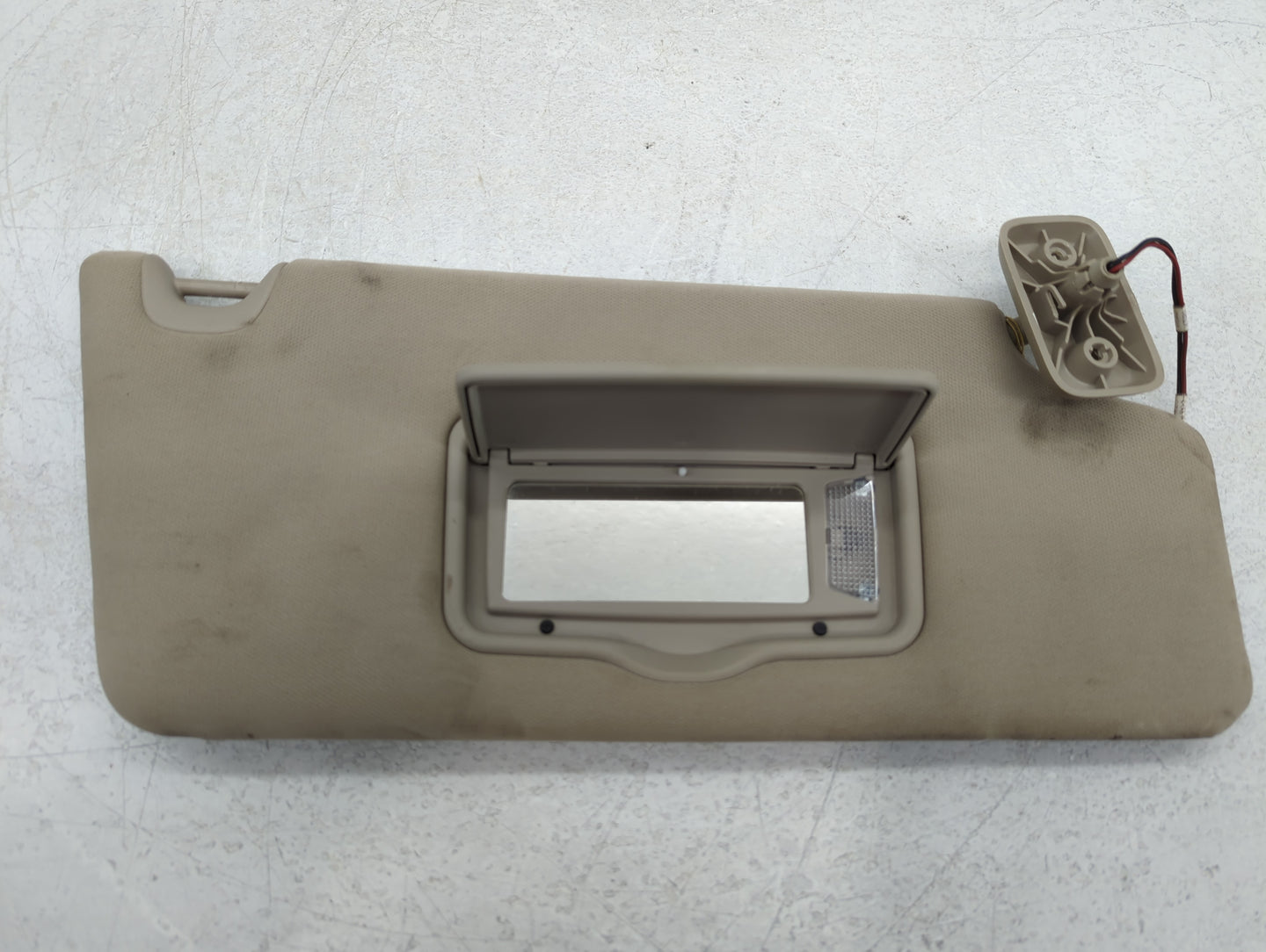 2009-2010 Ford F-150 Sun Visor Shade Replacement Passenger Right Mirror Fits Fits 2009 2010 OEM Used Auto Parts - Oemusedautoparts1.com