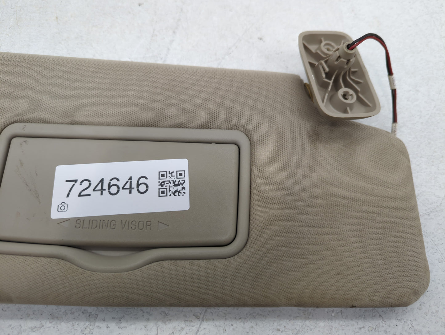 2009-2010 Ford F-150 Sun Visor Shade Replacement Passenger Right Mirror Fits Fits 2009 2010 OEM Used Auto Parts - Oemusedautoparts1.com