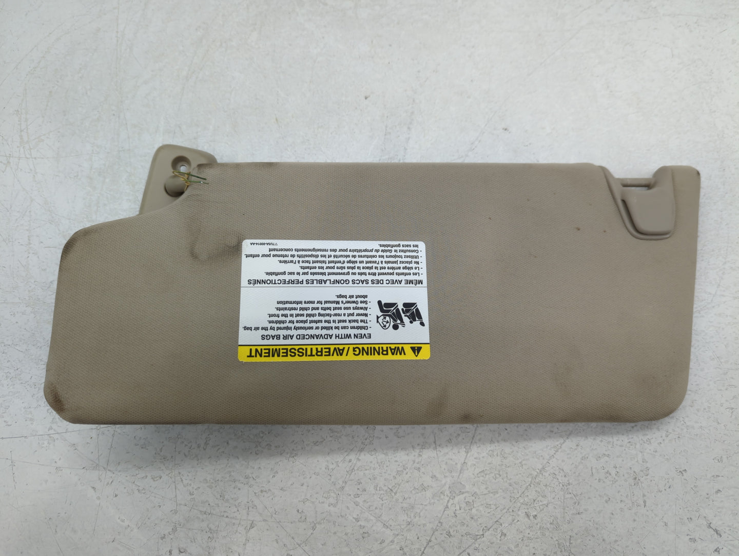 2009-2010 Ford F-150 Sun Visor Shade Replacement Passenger Right Mirror Fits Fits 2009 2010 OEM Used Auto Parts - Oemusedautoparts1.com