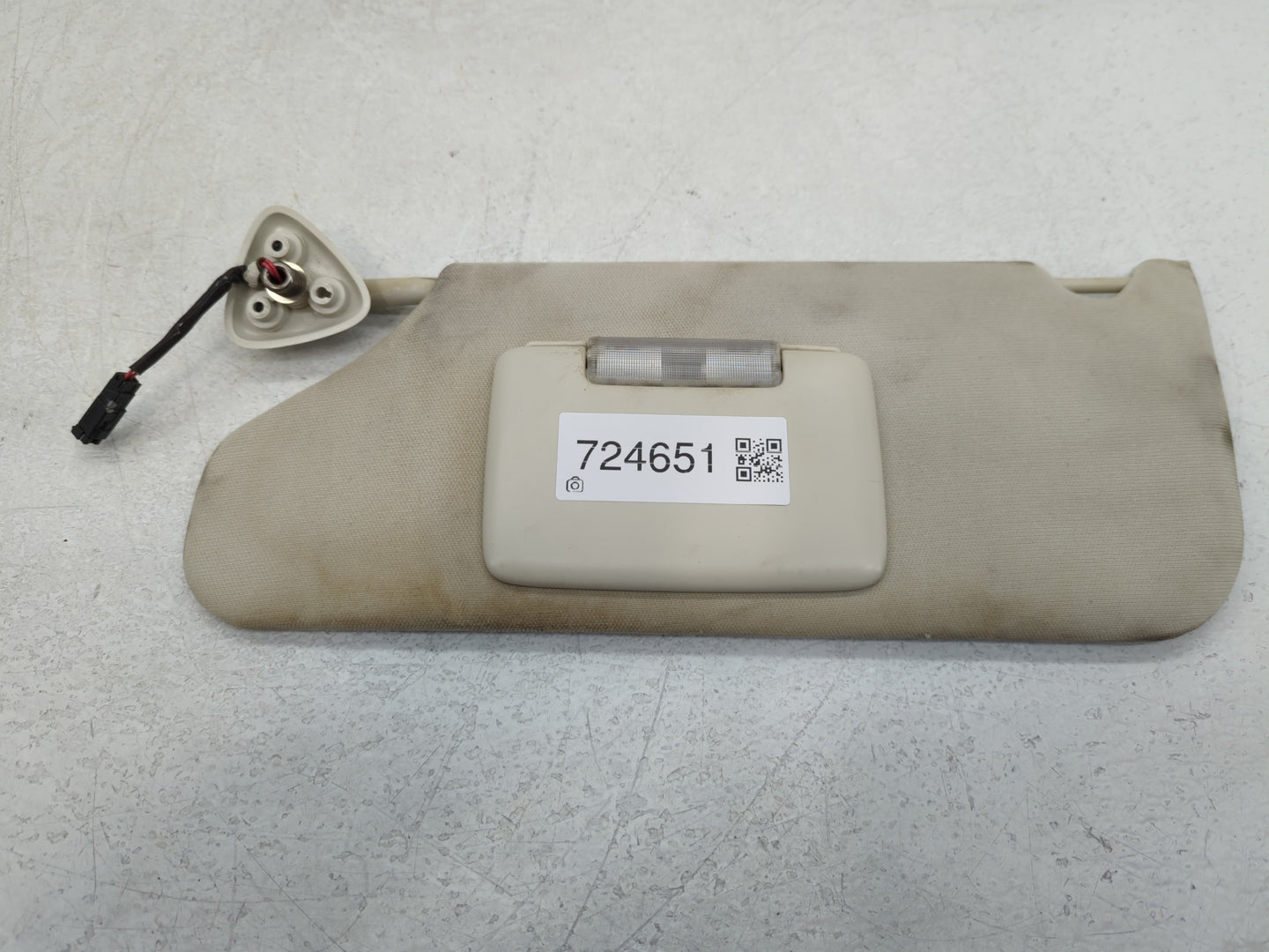 2008-2010 Chrysler 300 Sun Visor Shade Replacement Passenger Right Mirror Fits Fits 2008 2009 2010 OEM Used Auto Parts - Oemusedautoparts1.com