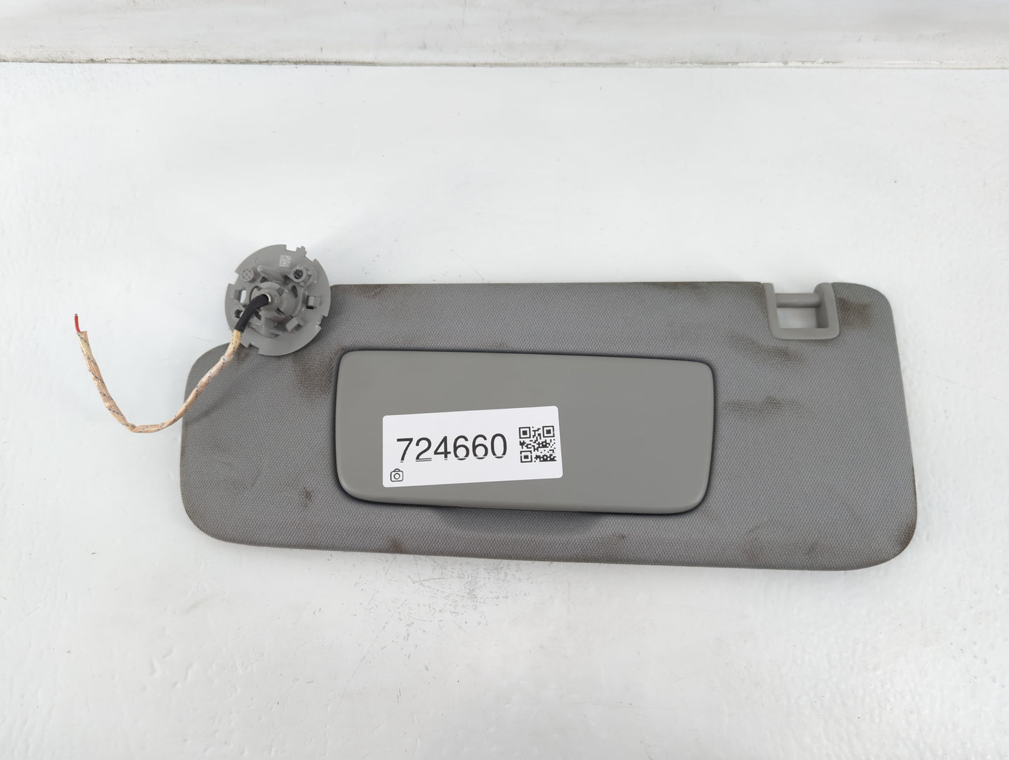 2018-2019 Chevrolet Equinox Sun Visor Shade Replacement Driver Left Mirror Fits Fits 2018 2019 OEM Used Auto Parts - Oemusedautoparts1.com