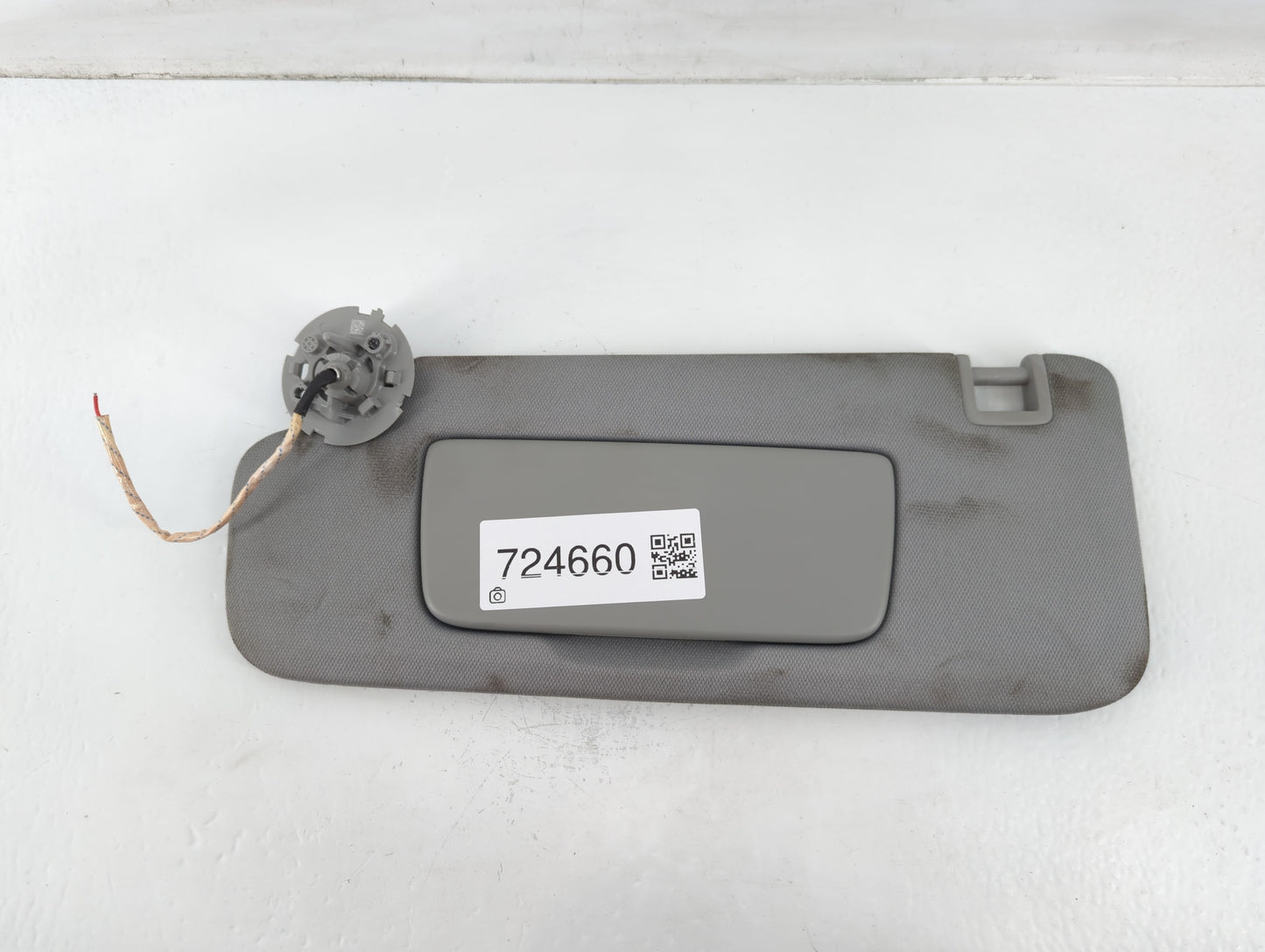 2018-2019 Chevrolet Equinox Sun Visor Shade Replacement Driver Left Mirror Fits Fits 2018 2019 OEM Used Auto Parts - Oemusedautoparts1.com