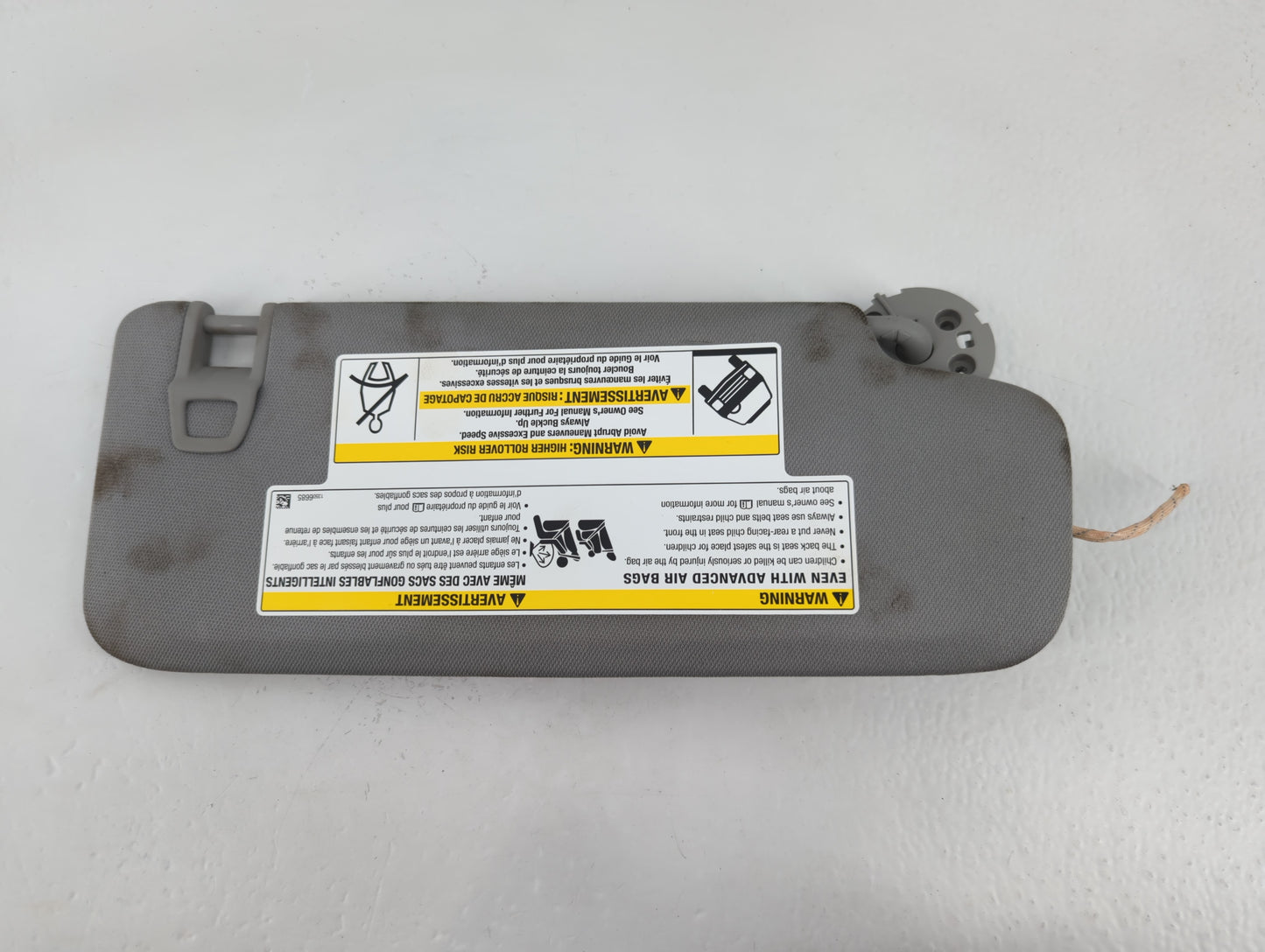 2018-2019 Chevrolet Equinox Sun Visor Shade Replacement Driver Left Mirror Fits Fits 2018 2019 OEM Used Auto Parts - Oemusedautoparts1.com