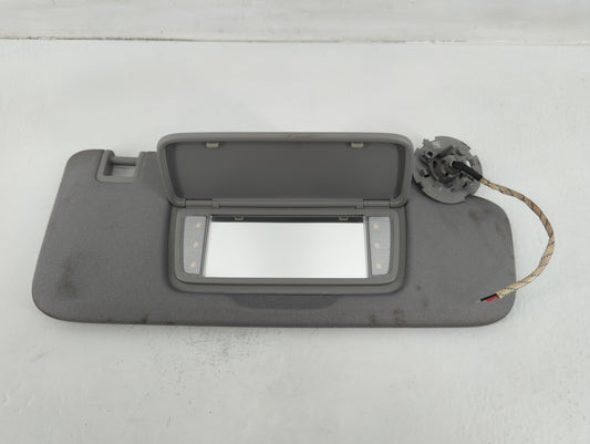 2018-2019 Chevrolet Equinox Sun Visor Shade Replacement Passenger Right Mirror Fits Fits 2018 2019 OEM Used Auto Parts - Oemusedautoparts1.com