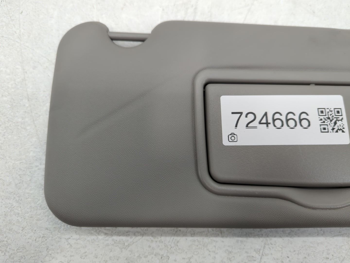 2004-2009 Cadillac Srx Sun Visor Shade Replacement Passenger Right Mirror Fits Fits 2004 2005 2006 2007 2008 2009 OEM Used Auto Parts - Oemusedautoparts1.com