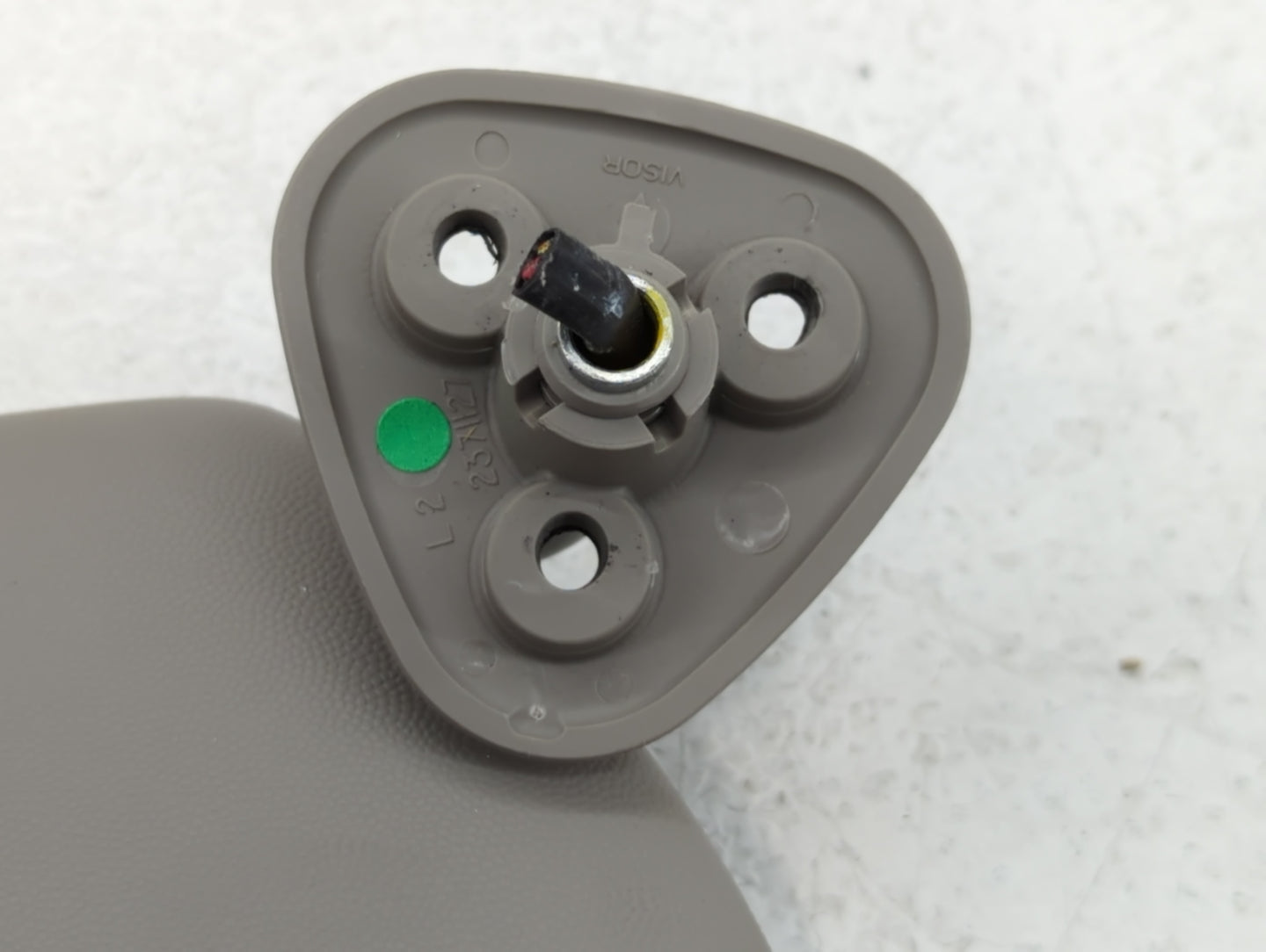 2004-2009 Cadillac Srx Sun Visor Shade Replacement Passenger Right Mirror Fits Fits 2004 2005 2006 2007 2008 2009 OEM Used Auto Parts - Oemusedautoparts1.com