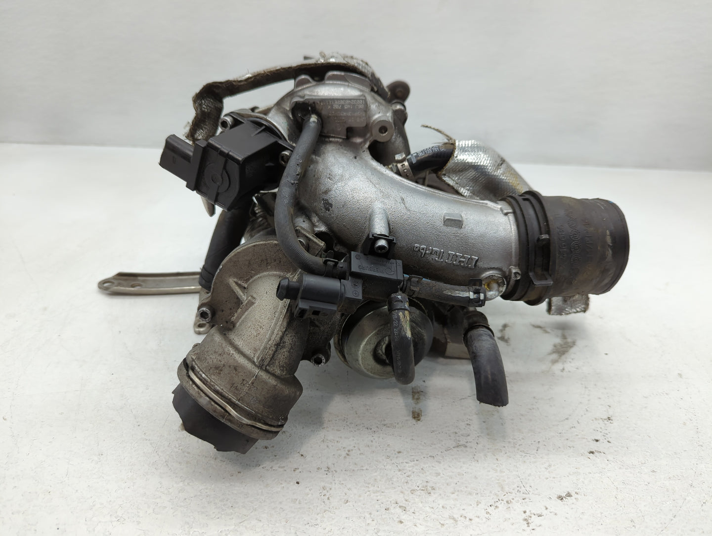 2009-2010 Audi Tt Turbocharger Exhaust Manifold With Turbo Charger - Oemusedautoparts1.com