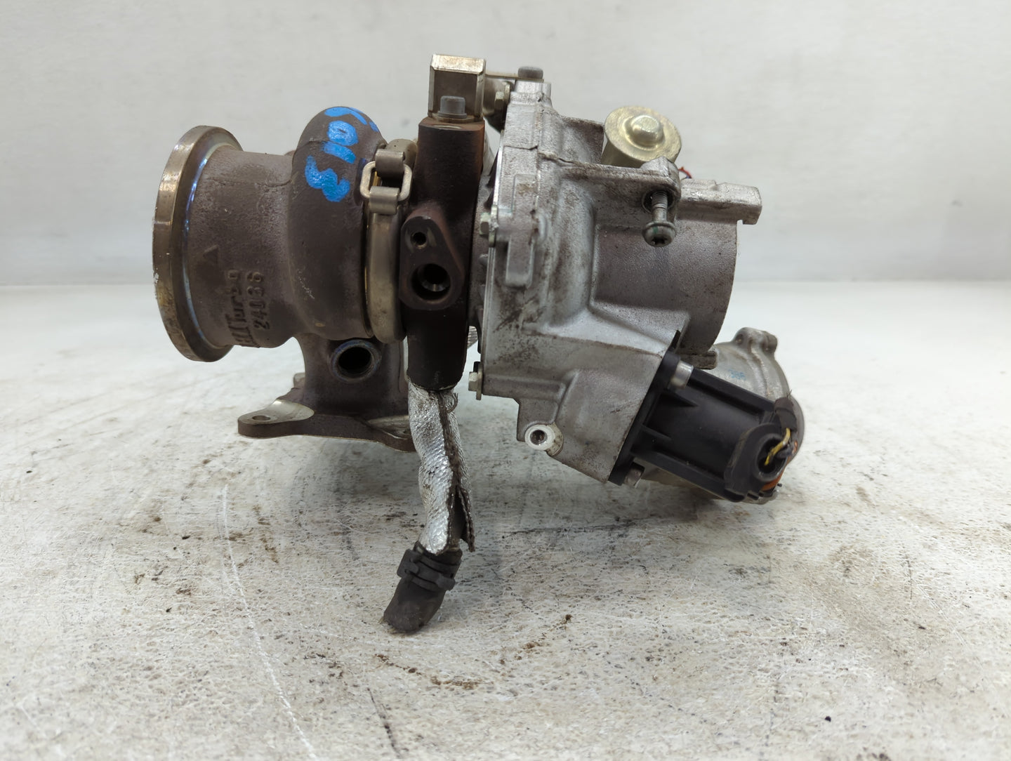 Golf Sportwagen Turbocharger Exhaust Manifold With Turbo Charger - Oemusedautoparts1.com