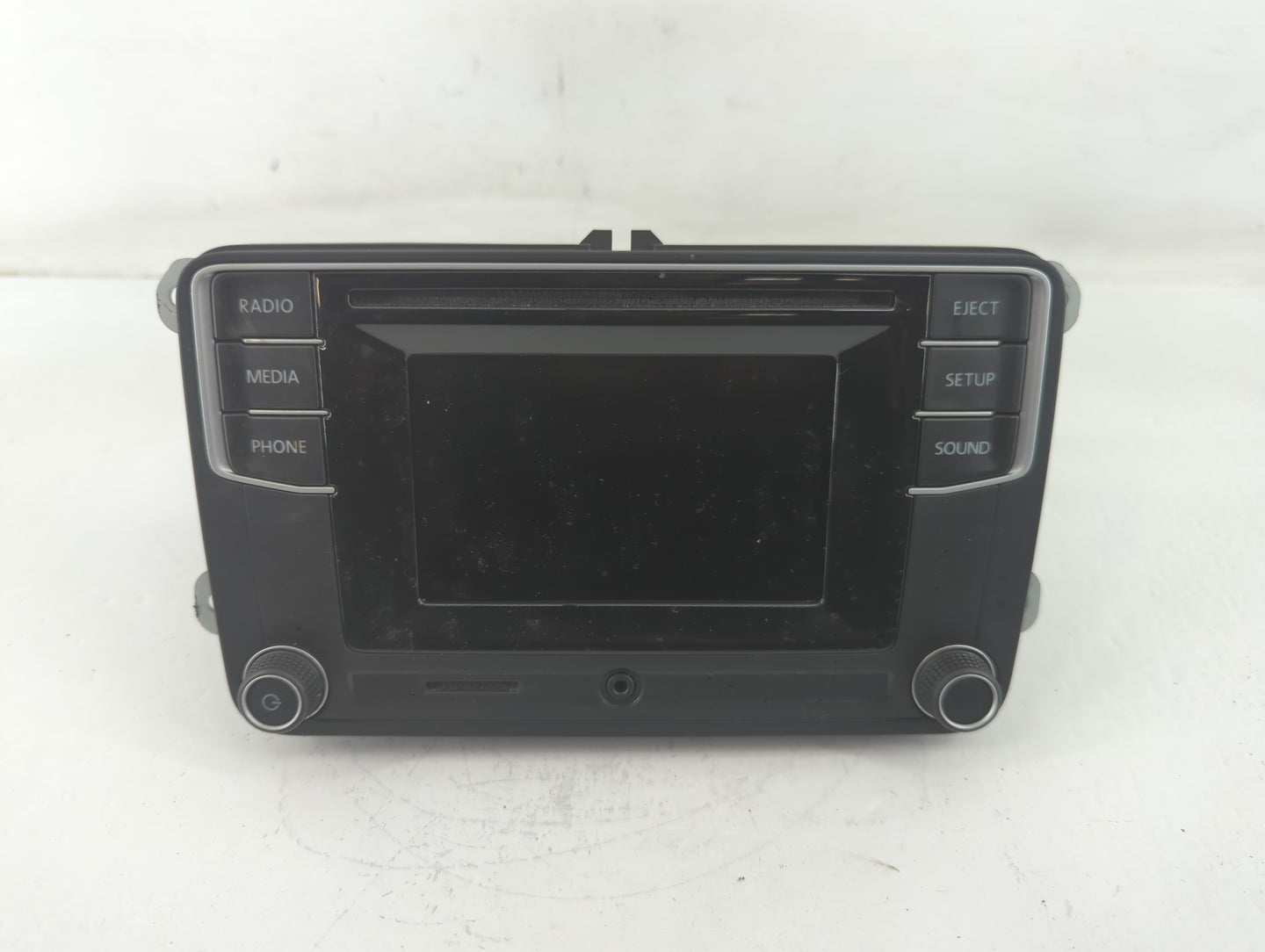 2018 Volkswagen Jetta Radio AM FM Cd Player Receiver Replacement P/N:561 035 150 B Fits Fits 2019 OEM Used Auto Parts - Oemusedautoparts1.com