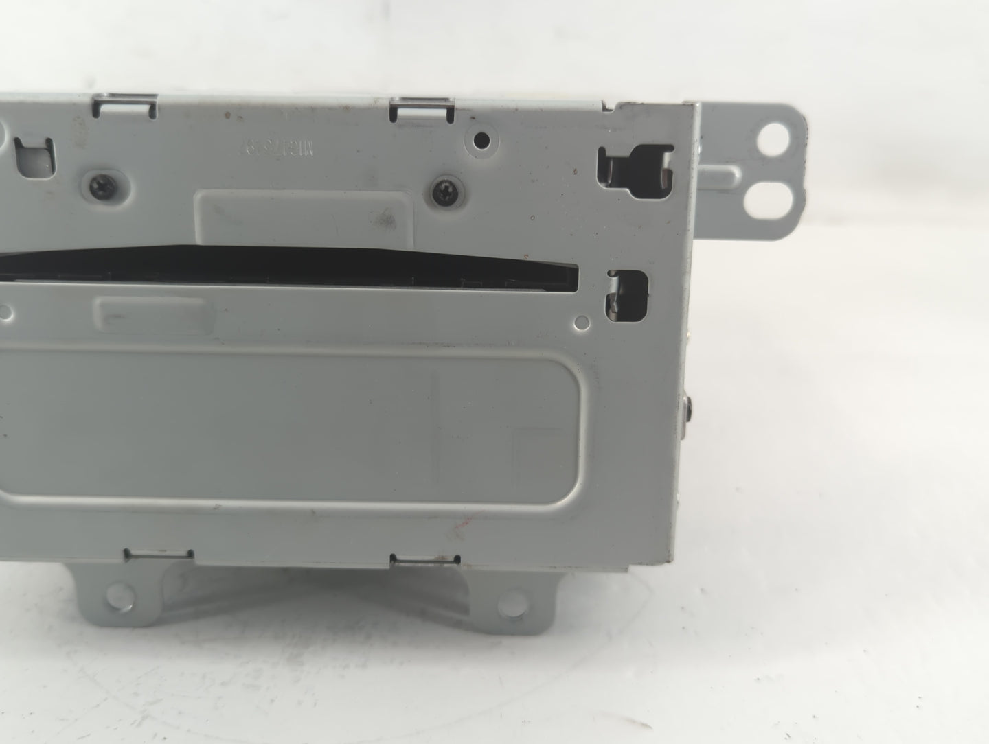 2011-2012 Chevrolet Cruze Radio AM FM Cd Player Receiver Replacement P/N:2098357 Fits Fits 2010 2011 2012 OEM Used Auto Parts - Oemusedautoparts1.com