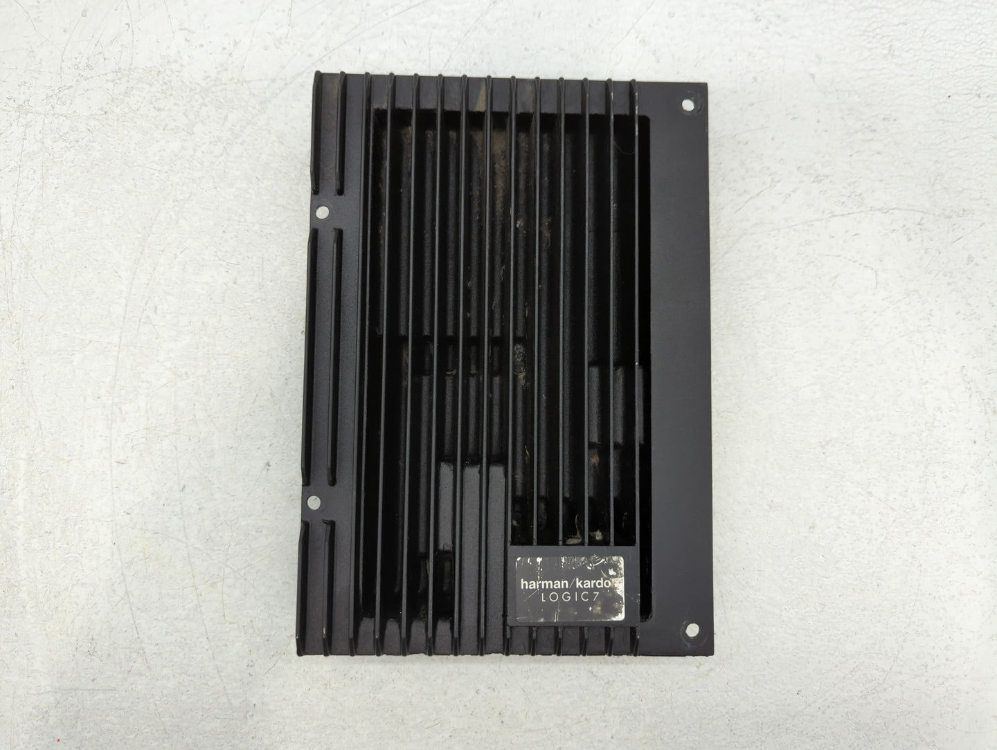 2010-2011 Land Rover Lr4 Radio AM FM Cd Player Receiver Replacement P/N:8H42-19C164-BB Fits Fits 2010 2011 OEM Used Auto Parts - Oemusedautoparts1.com