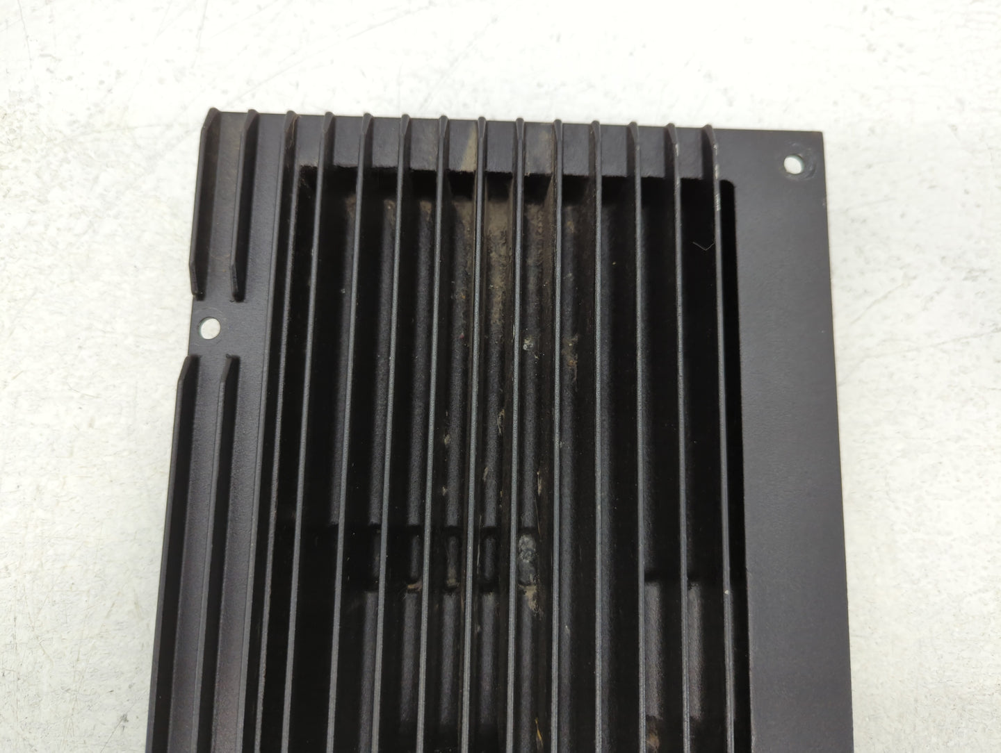 2010-2011 Land Rover Lr4 Radio AM FM Cd Player Receiver Replacement P/N:8H42-19C164-BB Fits Fits 2010 2011 OEM Used Auto Parts - Oemusedautoparts1.com