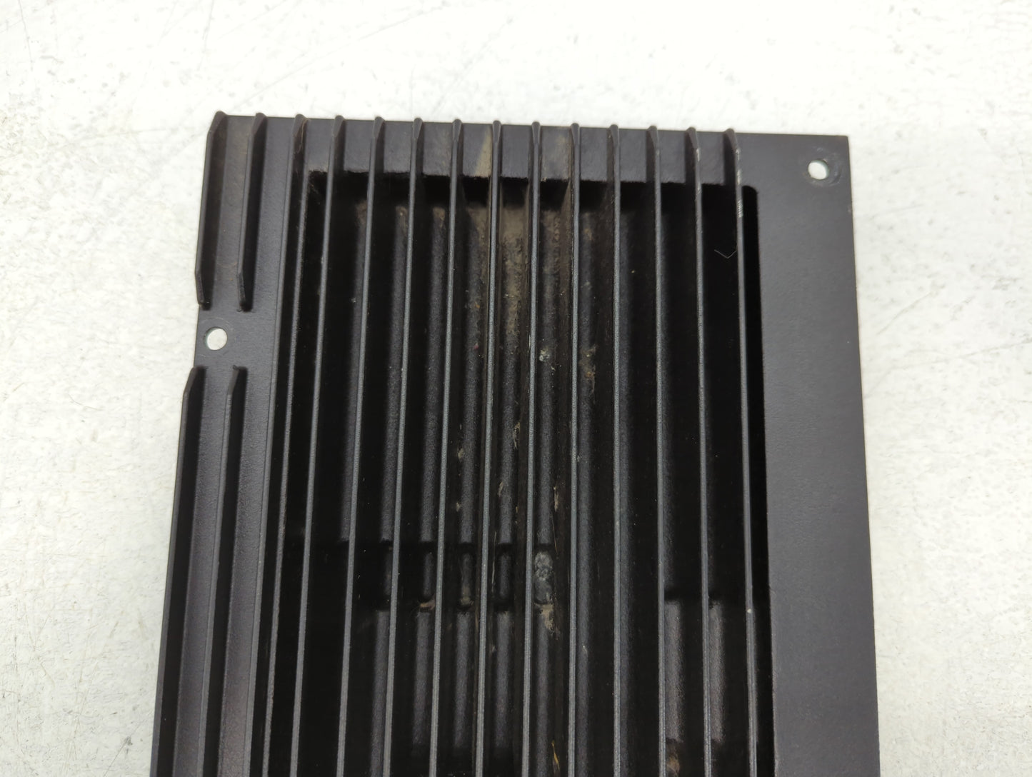 2010-2011 Land Rover Lr4 Radio AM FM Cd Player Receiver Replacement P/N:8H42-19C164-BB Fits Fits 2010 2011 OEM Used Auto Parts - Oemusedautoparts1.com