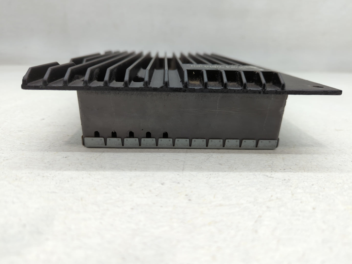 2010-2011 Land Rover Lr4 Radio AM FM Cd Player Receiver Replacement P/N:8H42-19C164-BB Fits Fits 2010 2011 OEM Used Auto Parts - Oemusedautoparts1.com