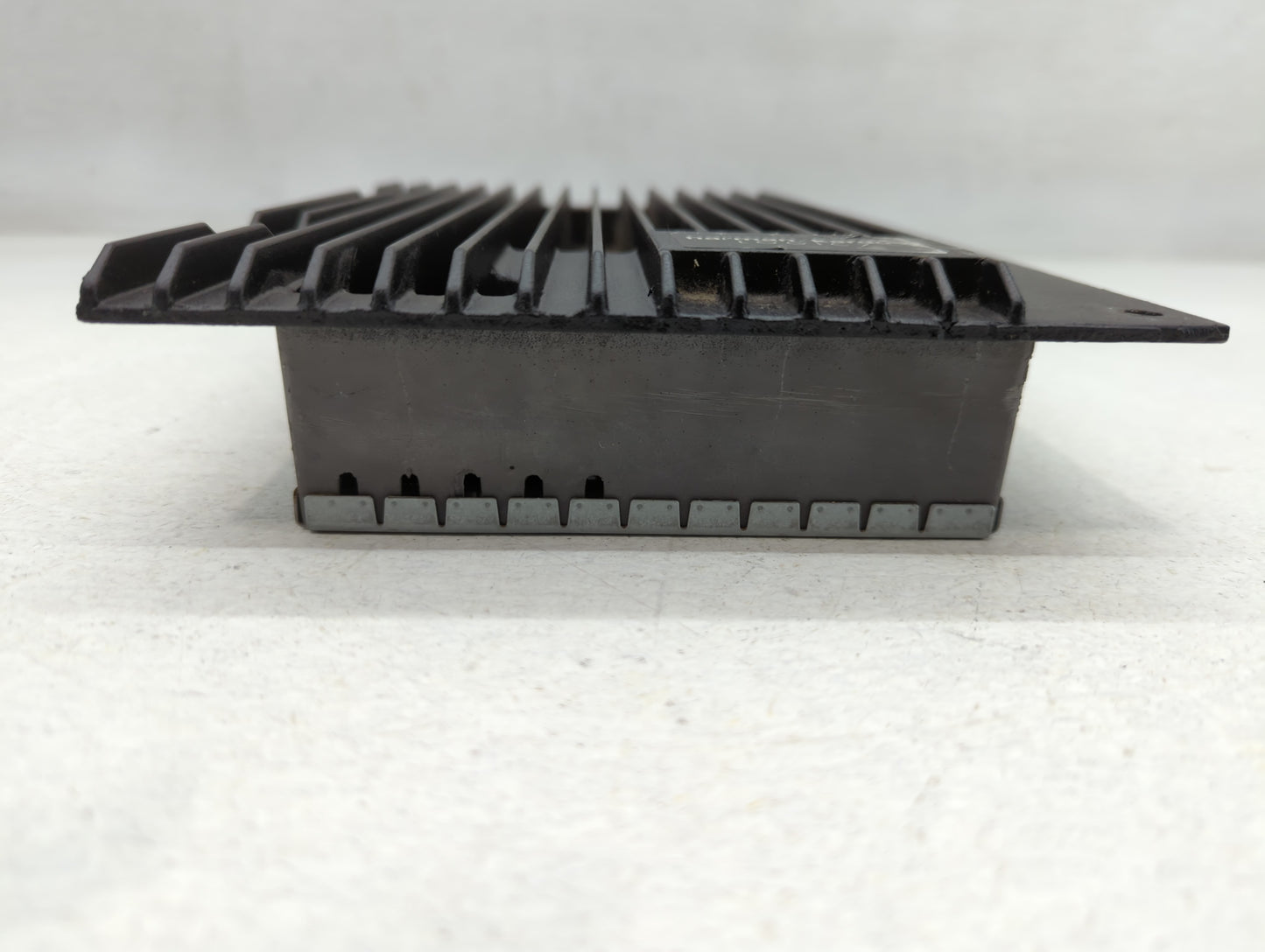 2010-2011 Land Rover Lr4 Radio AM FM Cd Player Receiver Replacement P/N:8H42-19C164-BB Fits Fits 2010 2011 OEM Used Auto Parts - Oemusedautoparts1.com