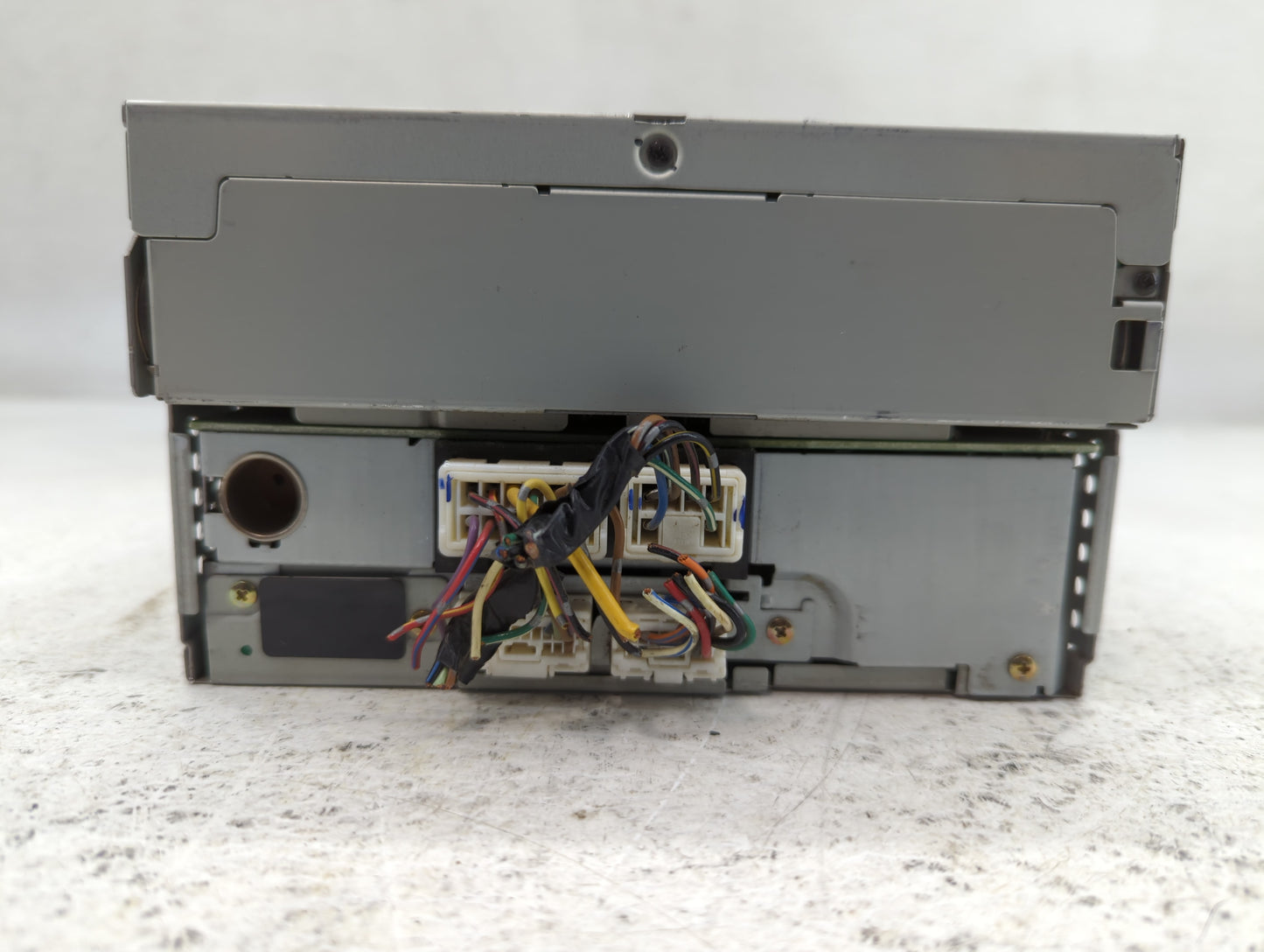 2004-2005 Nissan Maxima Radio AM FM Cd Player Receiver Replacement P/N:7Y300 2532D Fits Fits 2004 2005 OEM Used Auto Parts - Oemusedautoparts1.com