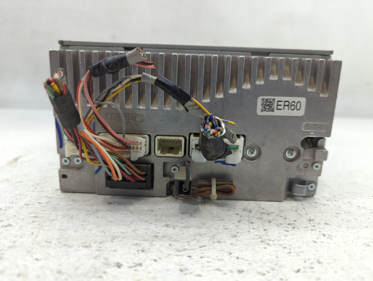 2011-2012 Ford Fusion Radio AM FM Cd Player Receiver Replacement P/N:86201AJ60A Fits Fits 2011 2012 OEM Used Auto Parts - Oemusedautoparts1.com