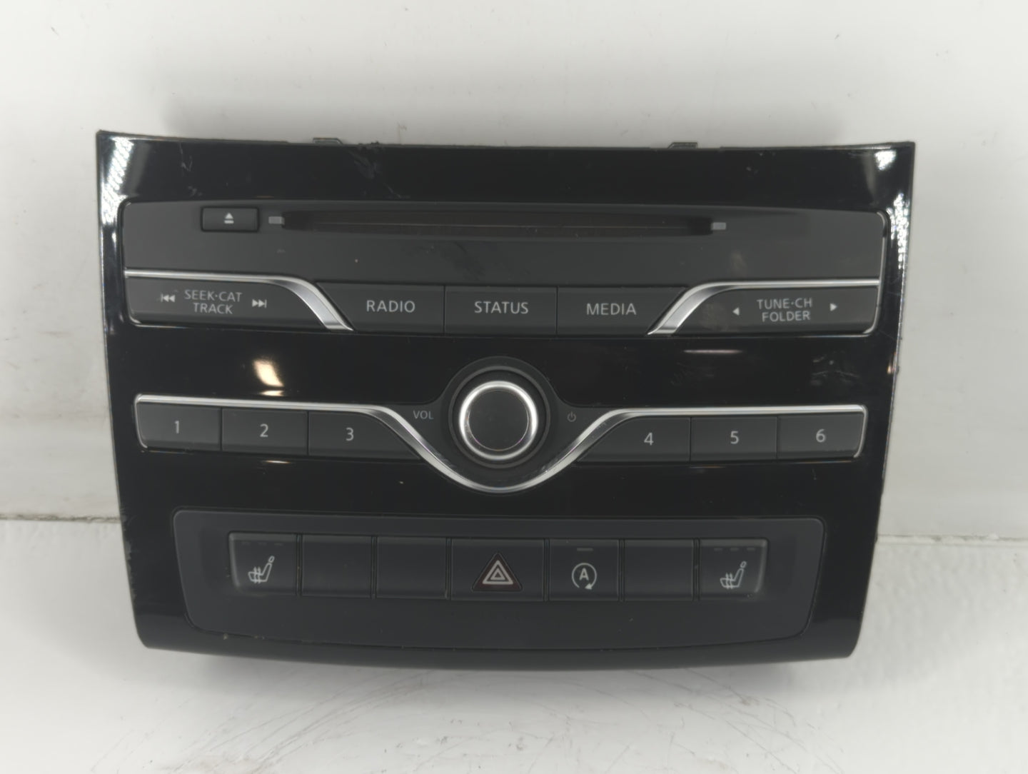 2017-2019 Infiniti Qx30 Radio AM FM Cd Player Receiver Replacement P/N:A 091 905 65 00 Fits Fits 2017 2018 2019 OEM Used Auto Parts - Oemusedautoparts1.com