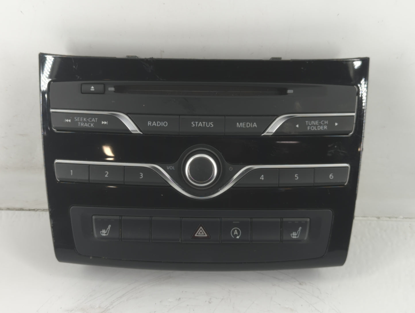 2017-2019 Infiniti Qx30 Radio AM FM Cd Player Receiver Replacement P/N:A 091 905 65 00 Fits Fits 2017 2018 2019 OEM Used Auto Parts - Oemusedautoparts1.com