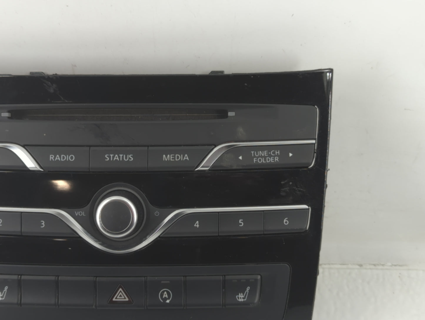 2017-2019 Infiniti Qx30 Radio AM FM Cd Player Receiver Replacement P/N:A 091 905 65 00 Fits Fits 2017 2018 2019 OEM Used Auto Parts - Oemusedautoparts1.com
