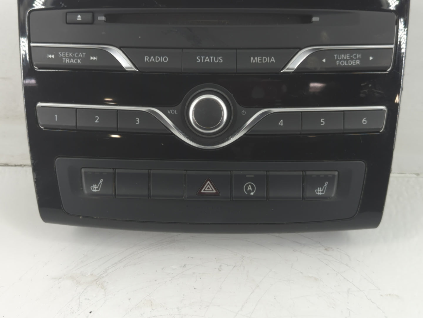 2017-2019 Infiniti Qx30 Radio AM FM Cd Player Receiver Replacement P/N:A 091 905 65 00 Fits Fits 2017 2018 2019 OEM Used Auto Parts - Oemusedautoparts1.com
