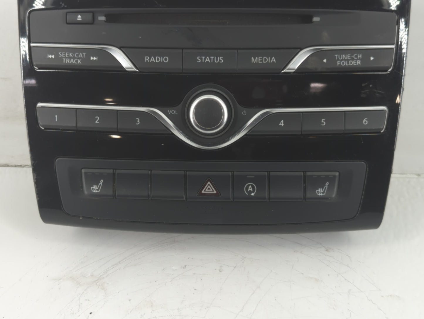 2017-2019 Infiniti Qx30 Radio AM FM Cd Player Receiver Replacement P/N:A 091 905 65 00 Fits Fits 2017 2018 2019 OEM Used Auto Parts - Oemusedautoparts1.com