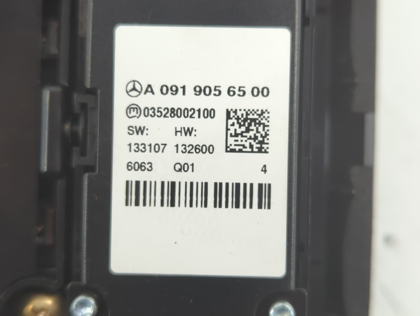 2017-2019 Infiniti Qx30 Radio AM FM Cd Player Receiver Replacement P/N:A 091 905 65 00 Fits Fits 2017 2018 2019 OEM Used Auto Parts - Oemusedautoparts1.com