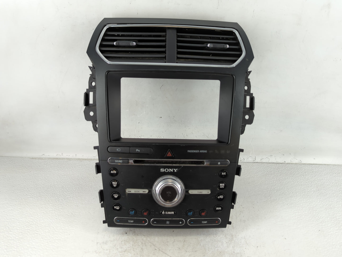 2018 Ford Explorer Radio AM FM Cd Player Receiver Replacement P/N:HB5T-18A802-HB Fits OEM Used Auto Parts - Oemusedautoparts1.com