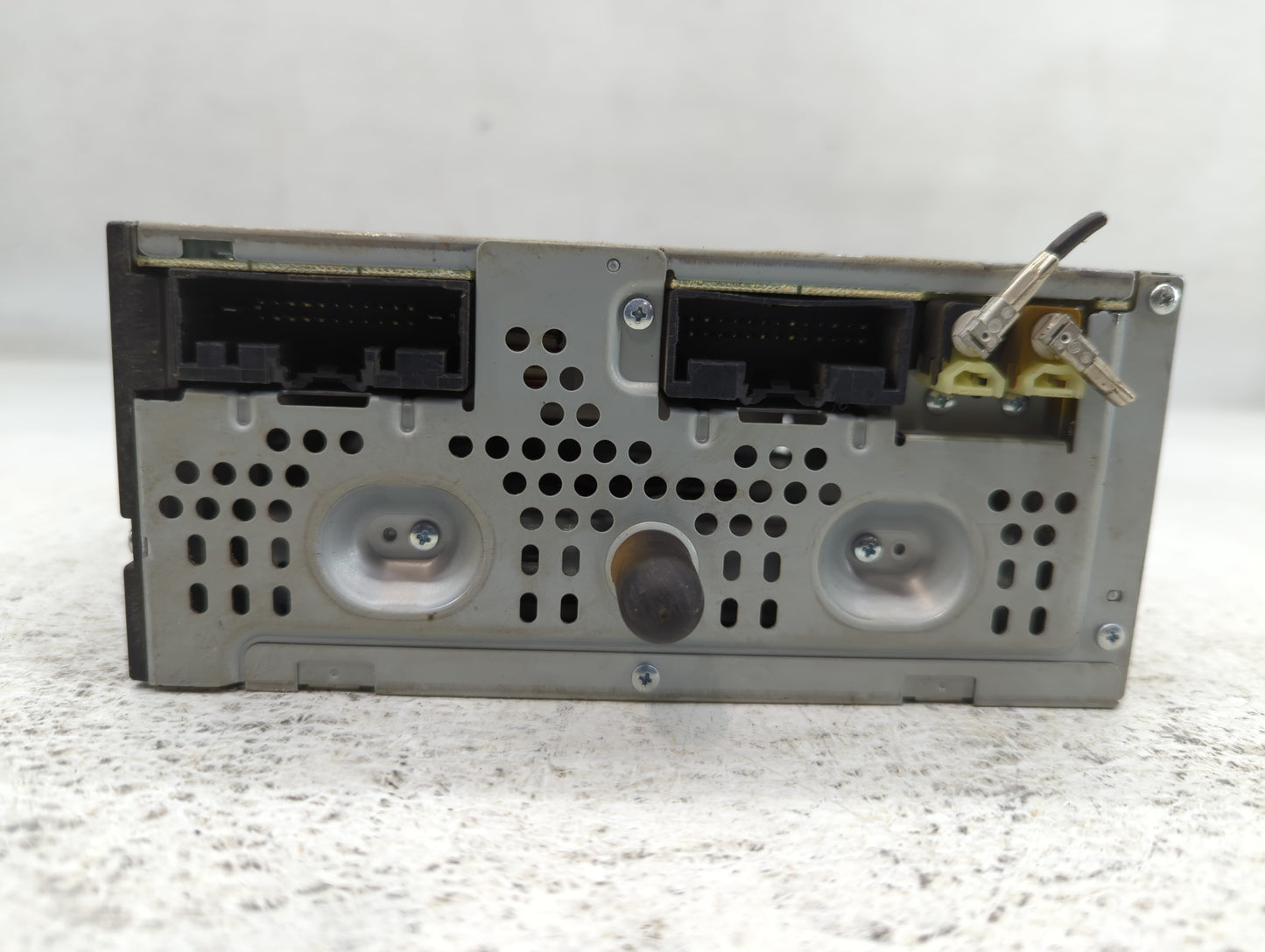 2015 Lincoln Mkc Radio AM FM Cd Player Receiver Replacement P/N:CQ-MJ23E2UMB Fits OEM Used Auto Parts - Oemusedautoparts1.com
