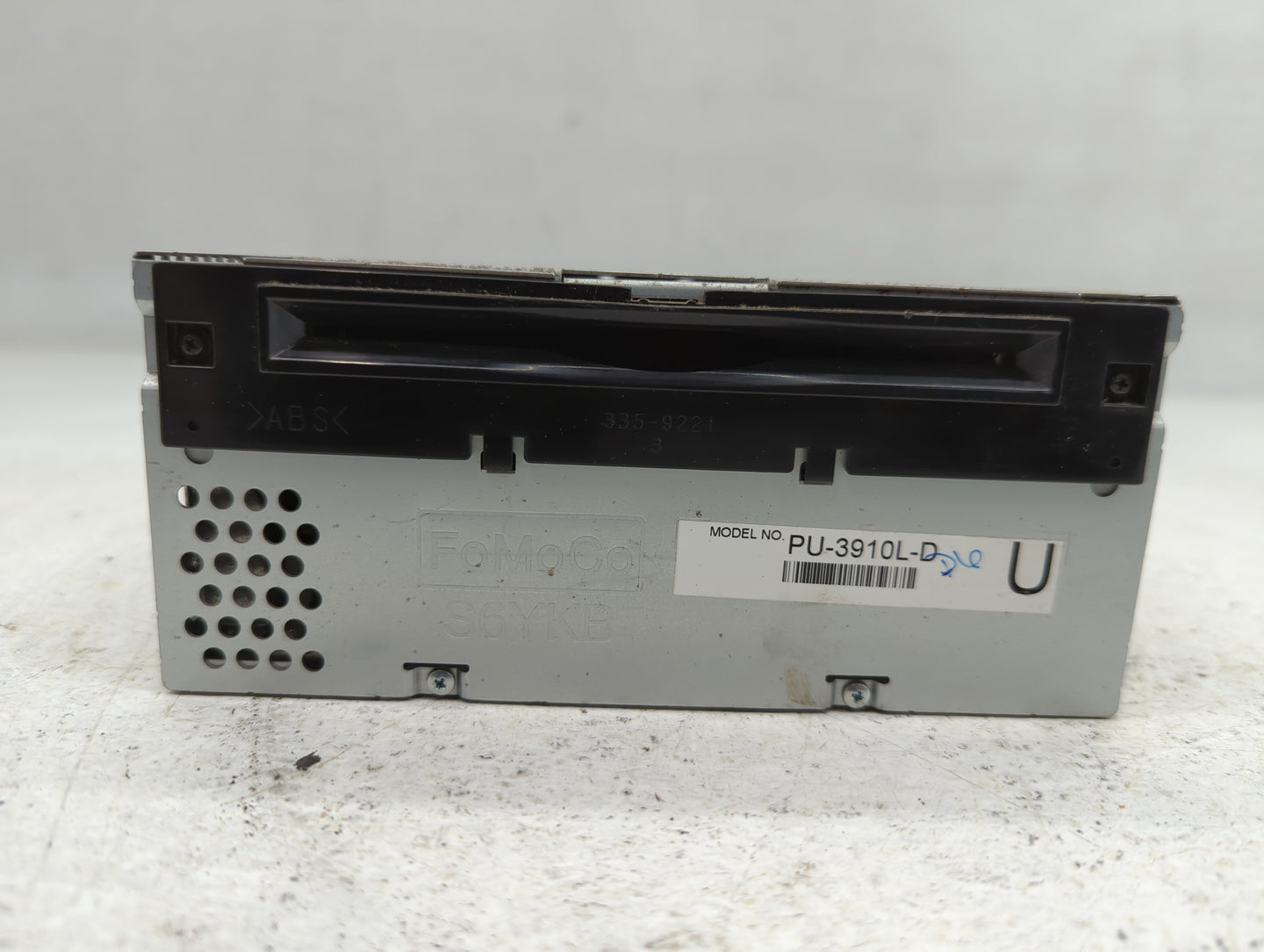 2014-2015 Ford Explorer Radio AM FM Cd Player Receiver Replacement P/N:EB5T-19C107-HA Fits Fits 2014 2015 OEM Used Auto Parts - Oemusedautoparts1.com